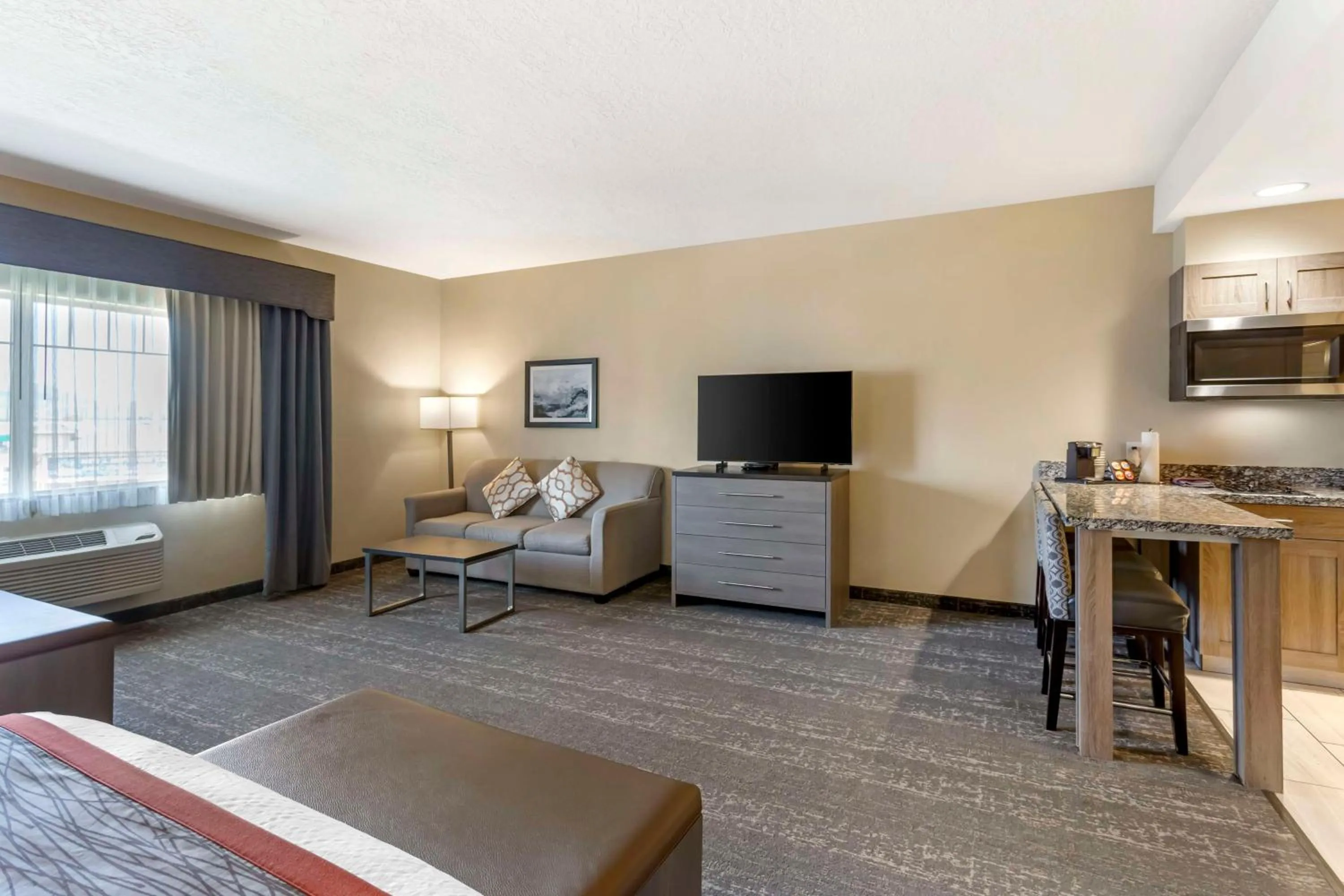 Bedroom, Bed in Best Western Plus Heber Valley Hotel