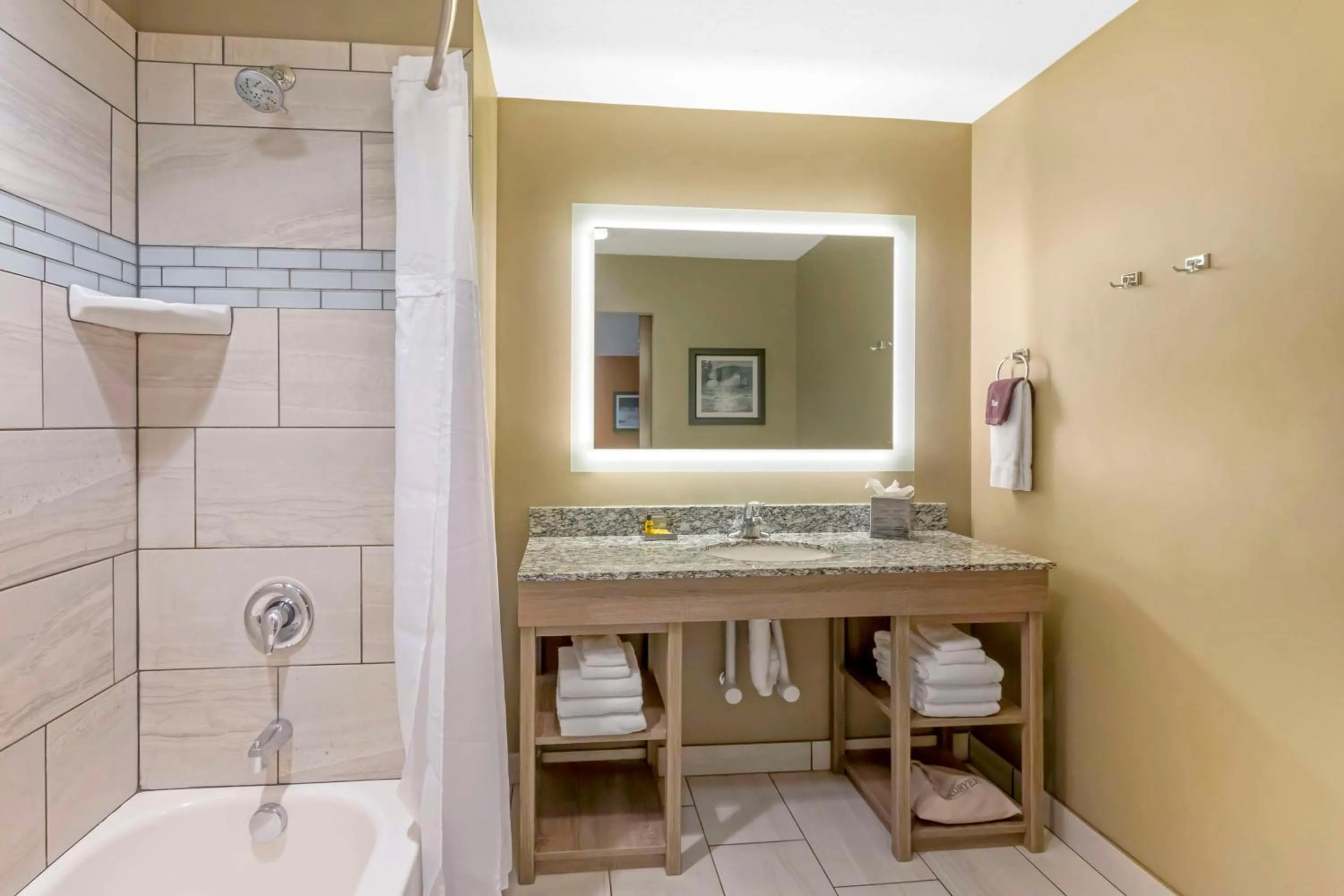 Bathroom in Best Western Plus Heber Valley Hotel