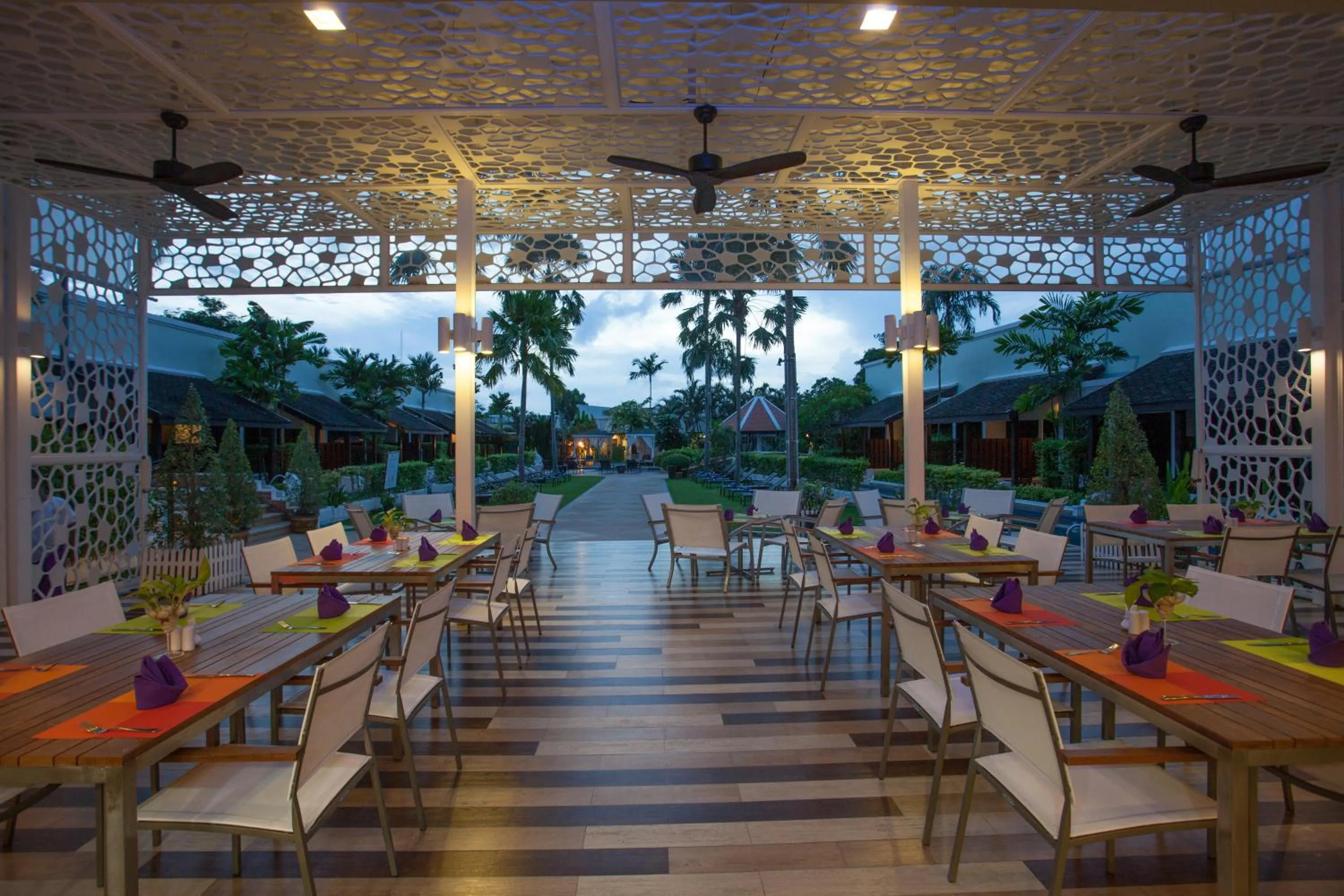 Lounge or bar in Access Resort & Villas - SHA Plus
