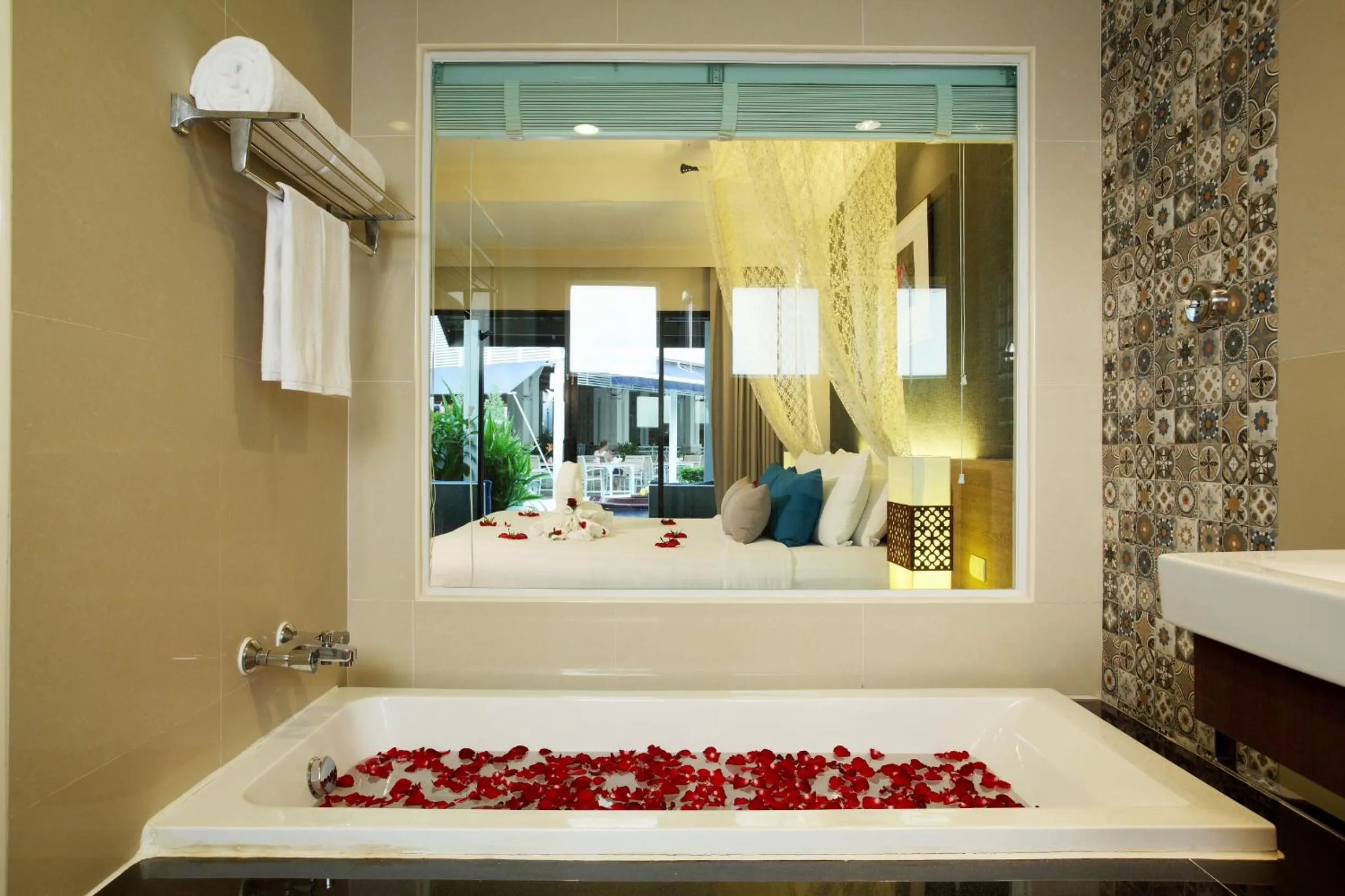 Hot Tub, Bed in Access Resort & Villas - SHA Plus