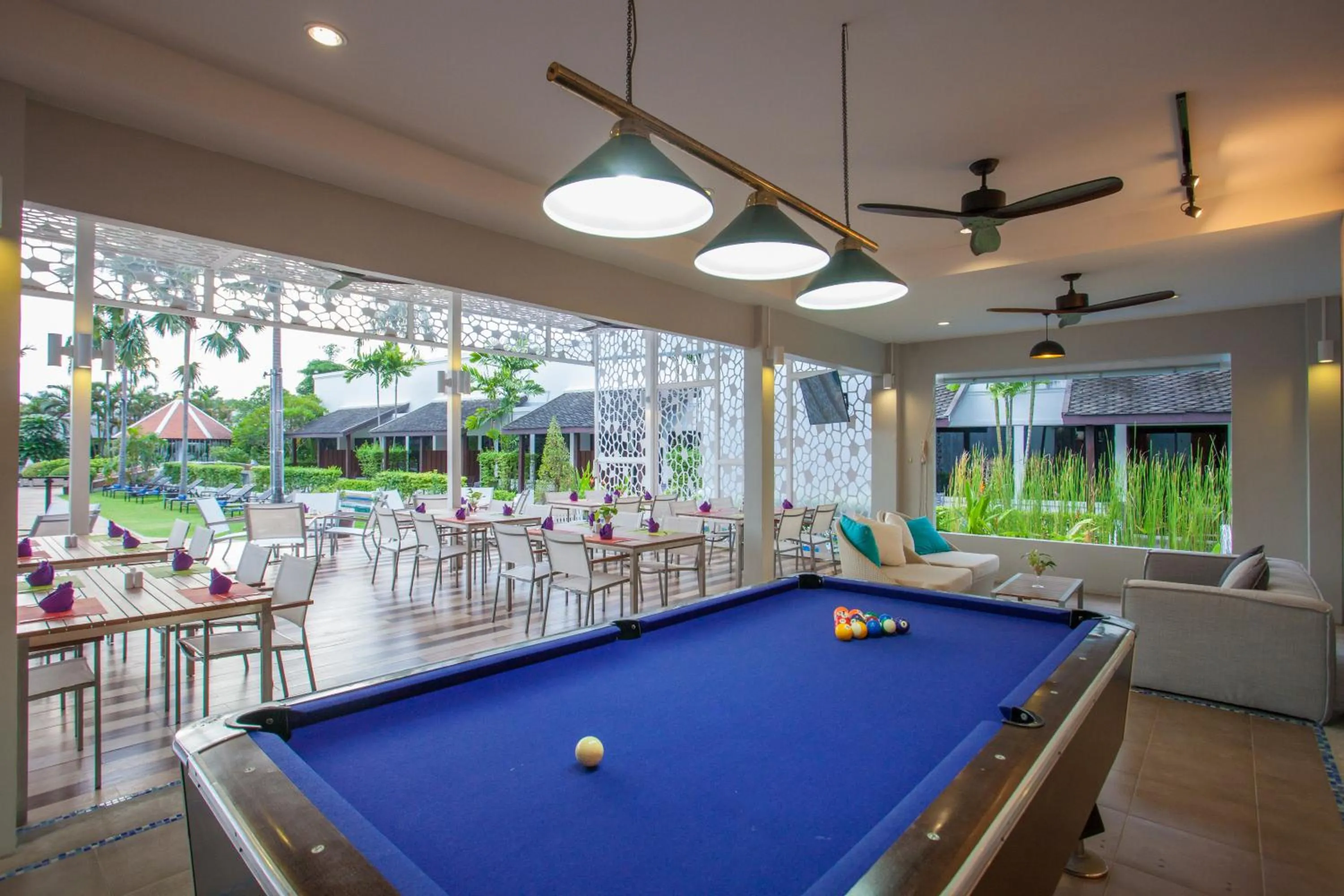 Lounge or bar in Access Resort & Villas - SHA Plus