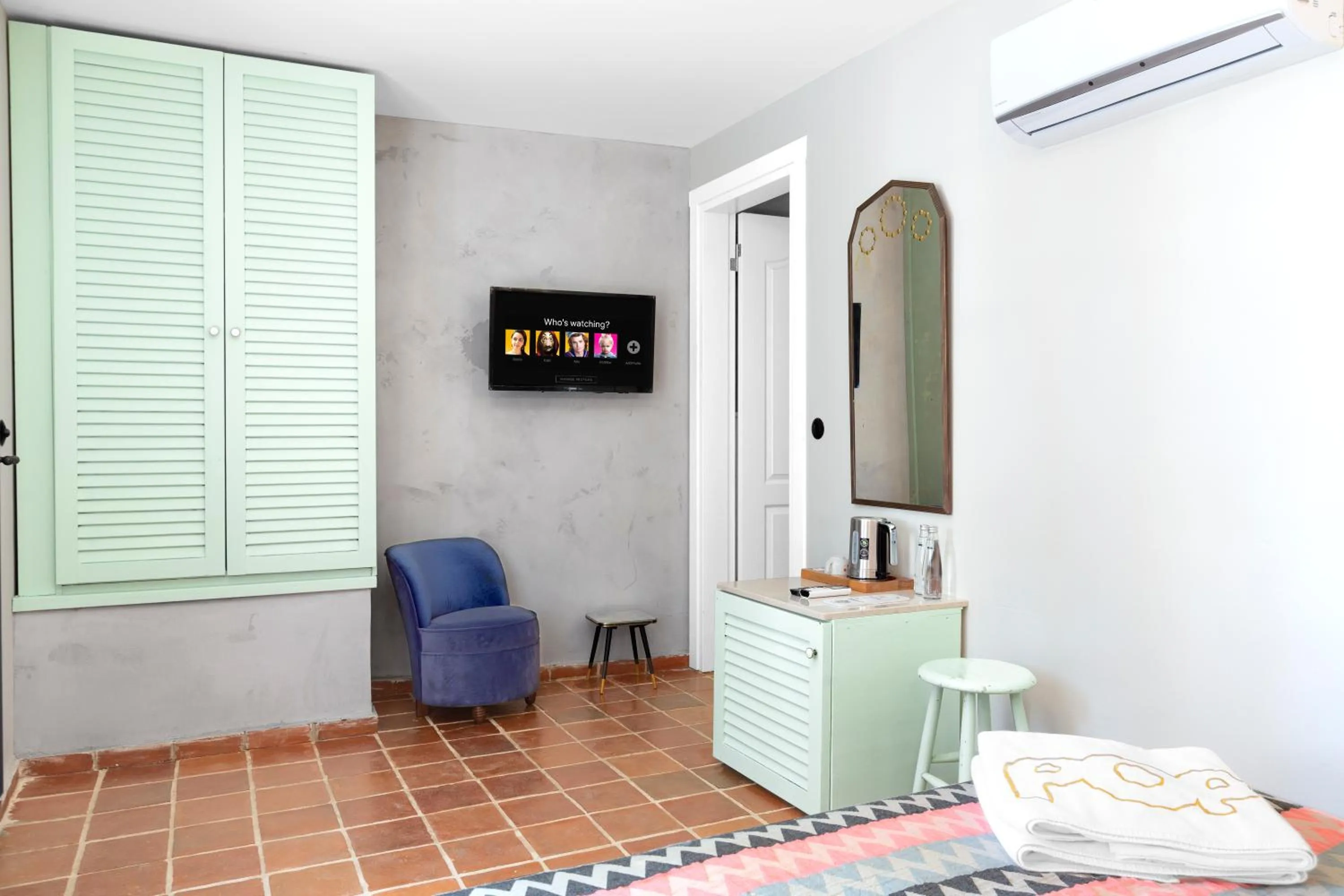 TV and multimedia in Hotel Pop Alaçatı