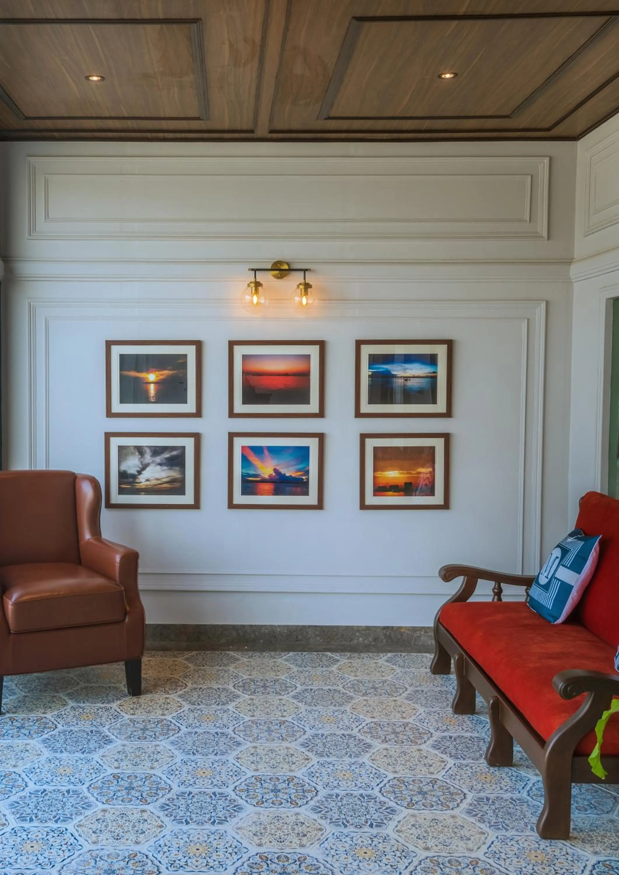 Seating area in Polo Floatel Kolkata