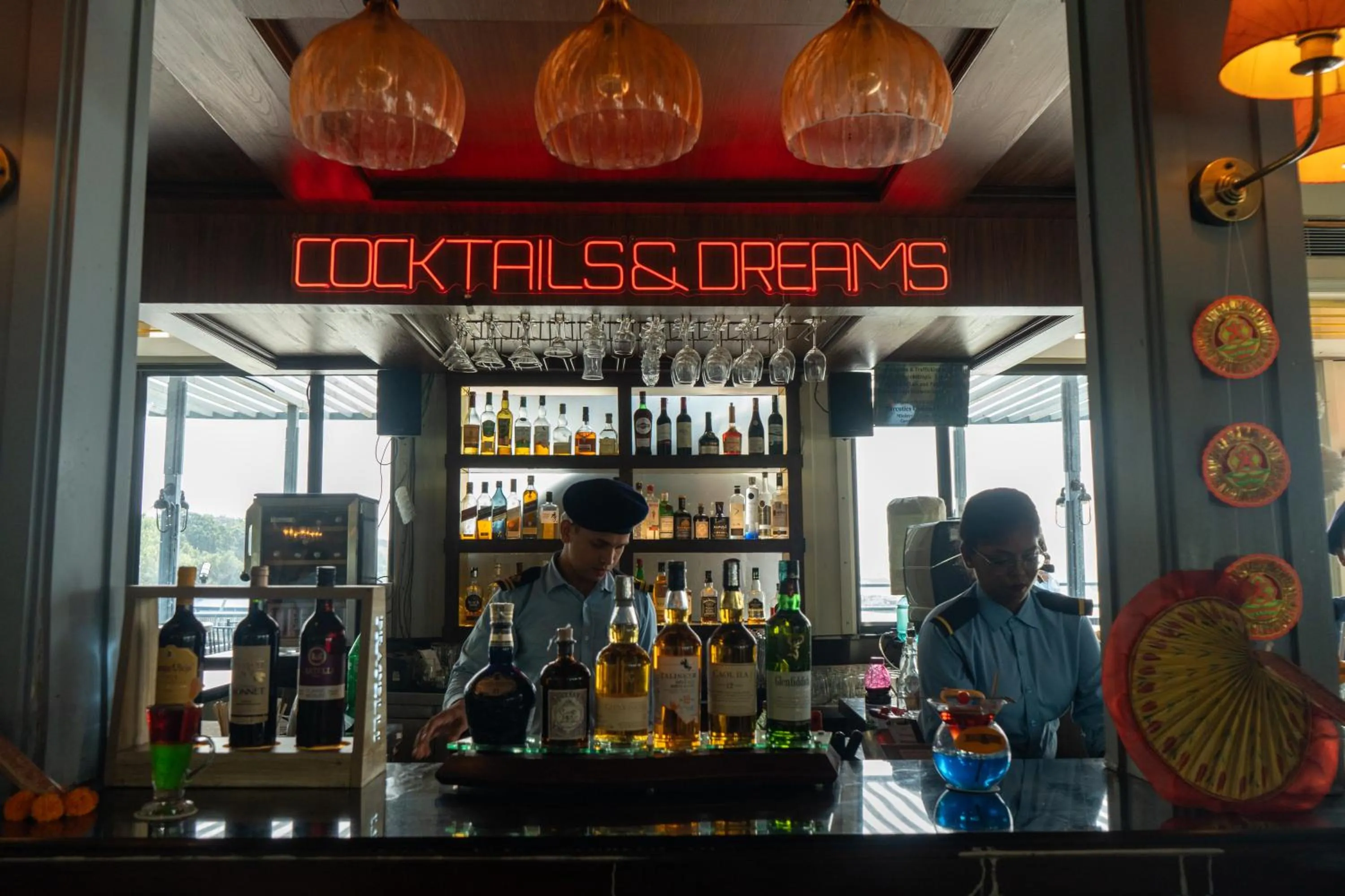 Restaurant/places to eat in Polo Floatel Kolkata