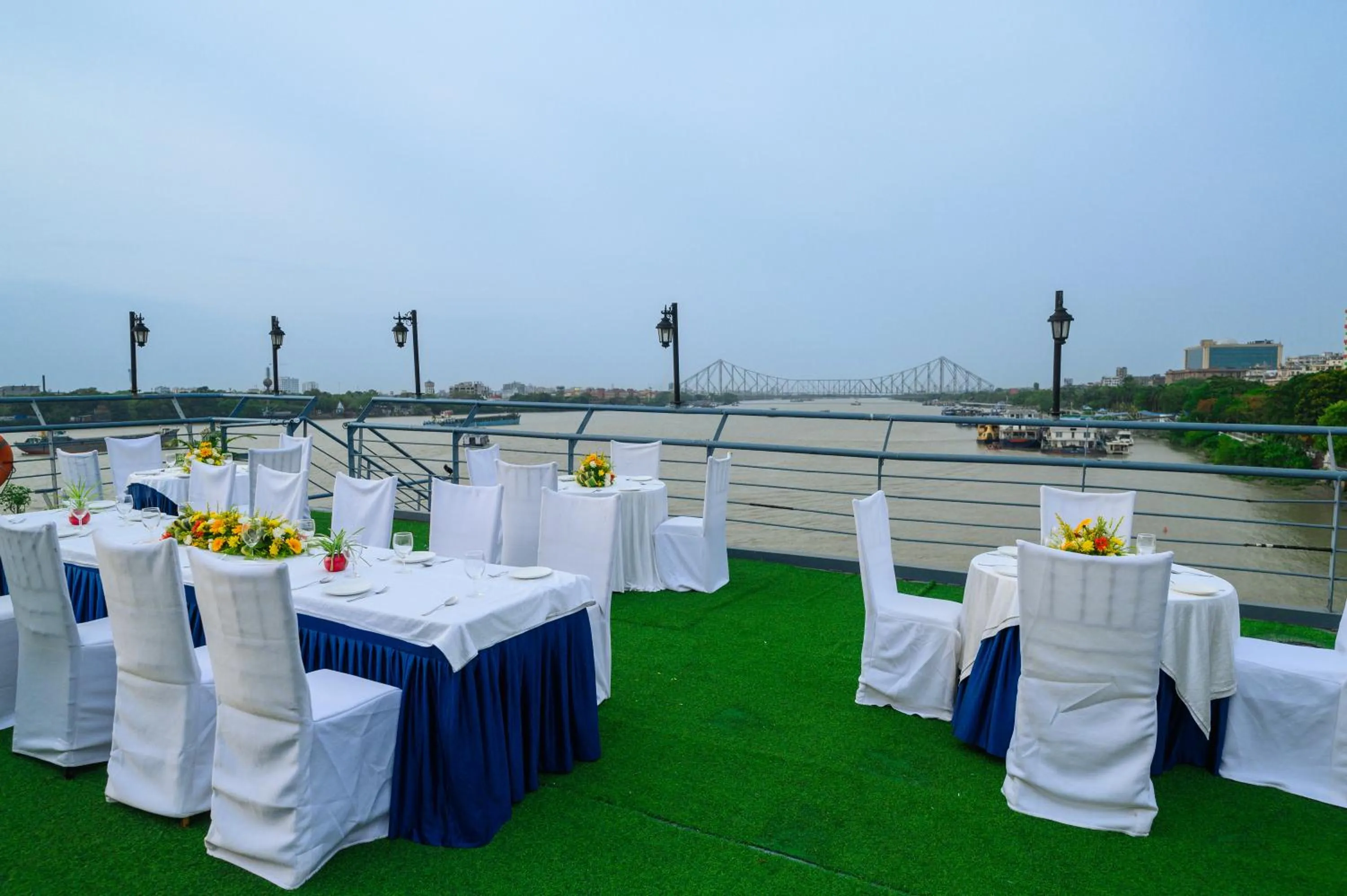 Banquet/Function facilities in Polo Floatel Kolkata