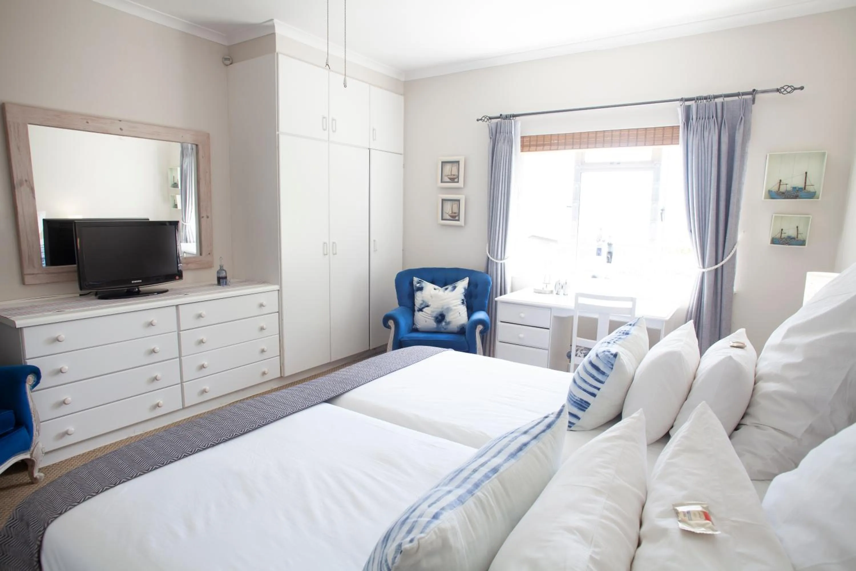 Photo of the whole room, Bed in The Grosvenor Guest House & Self Catering