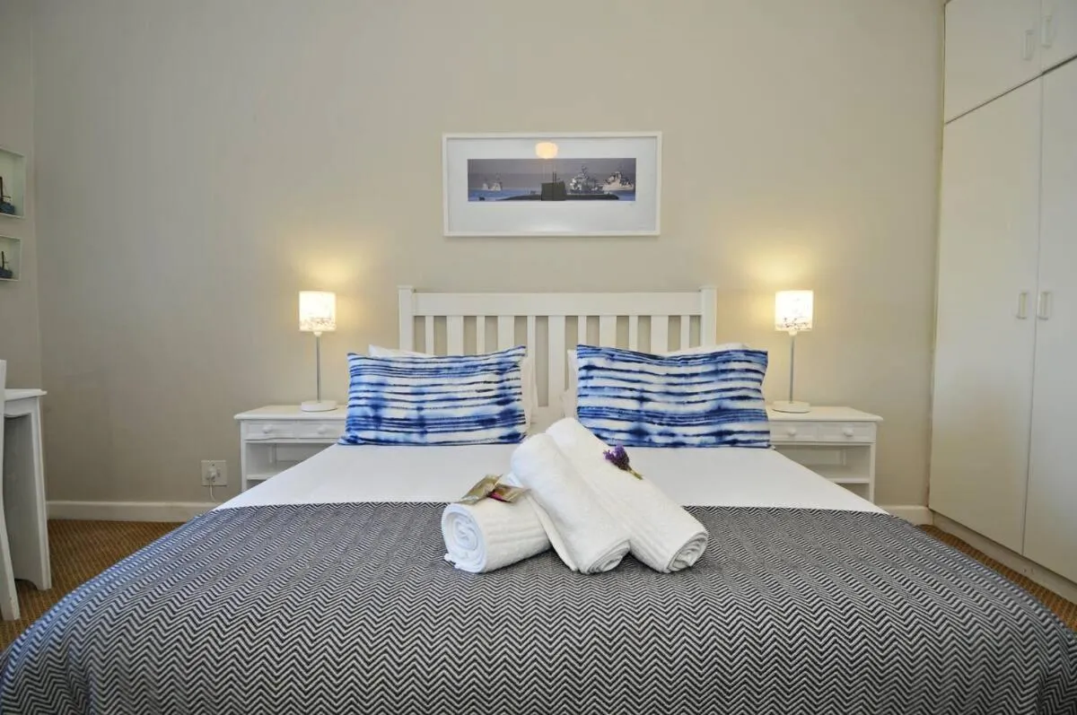 Property building, Bed in The Grosvenor Guest House & Self Catering