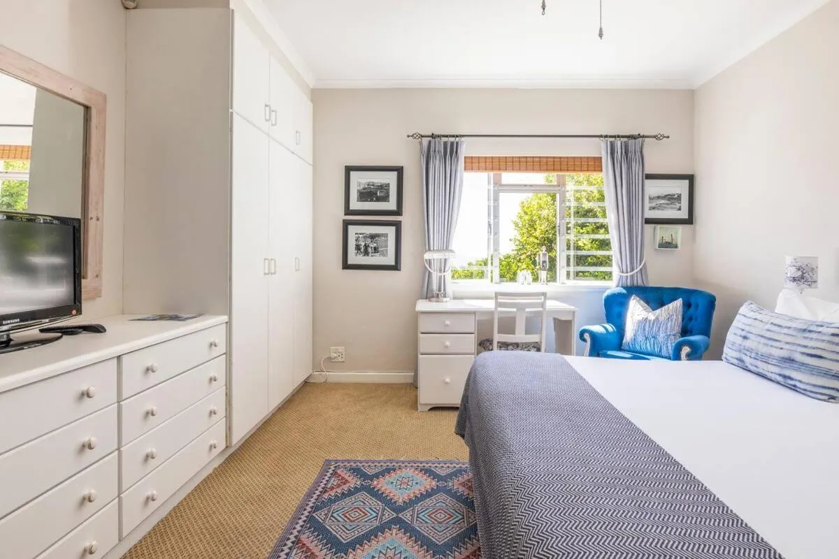 Property building, Bed in The Grosvenor Guest House & Self Catering