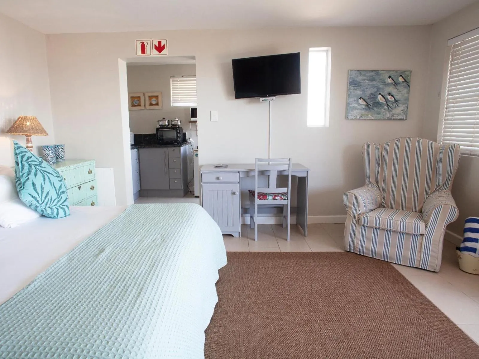 Seating area, Bed in The Grosvenor Guest House & Self Catering