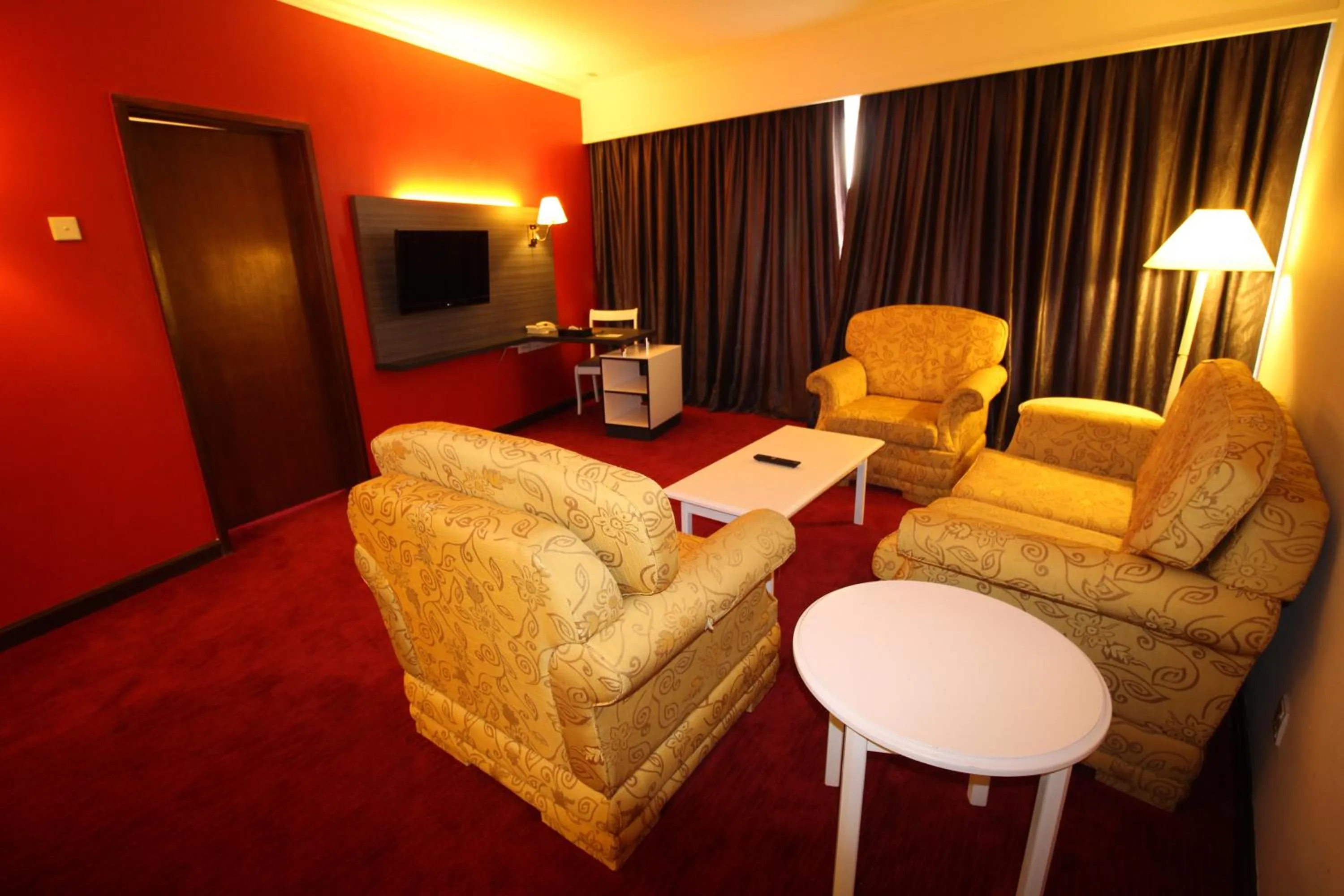 Living room in Grand Riverview Hotel