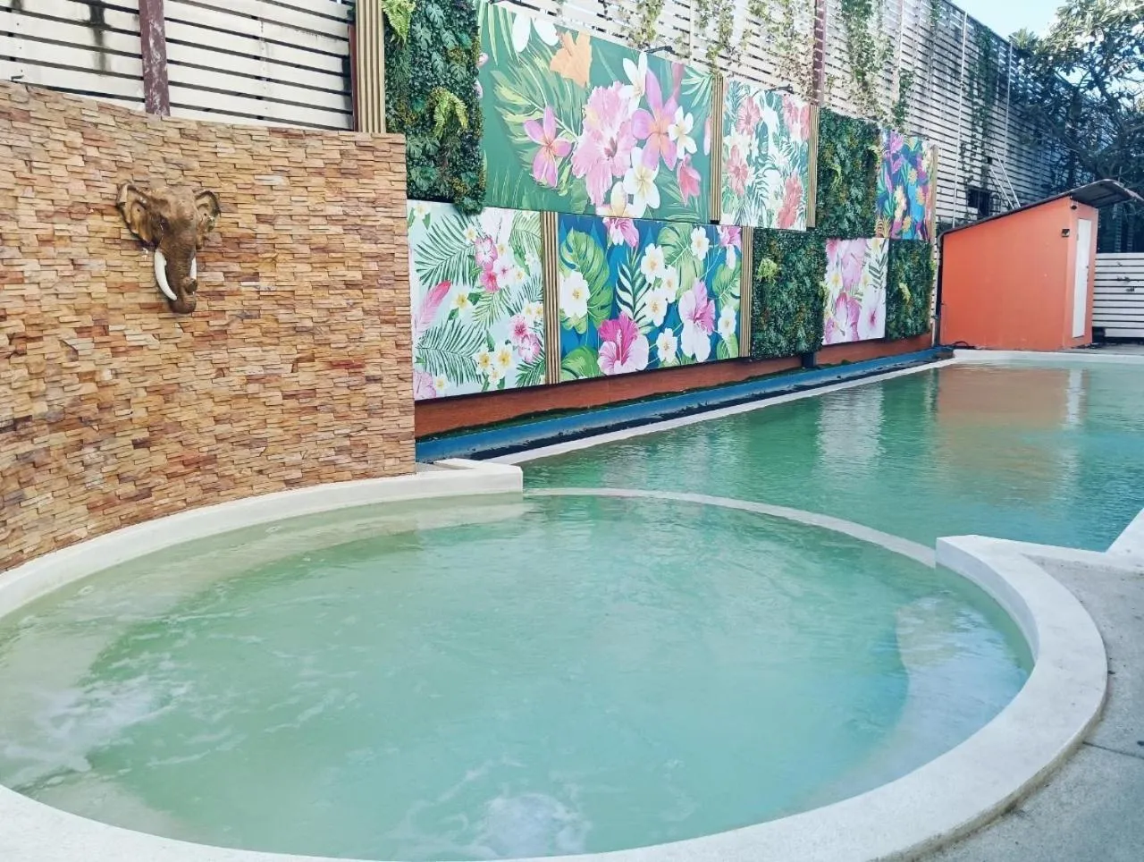 Swimming pool in Ayara Grand Palace Hotel