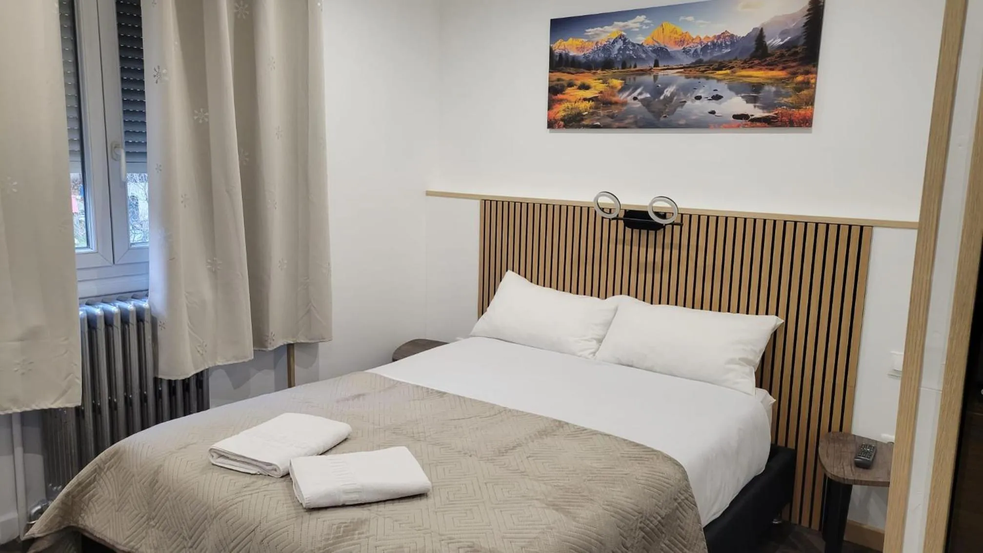 Bed in hotel de la gare