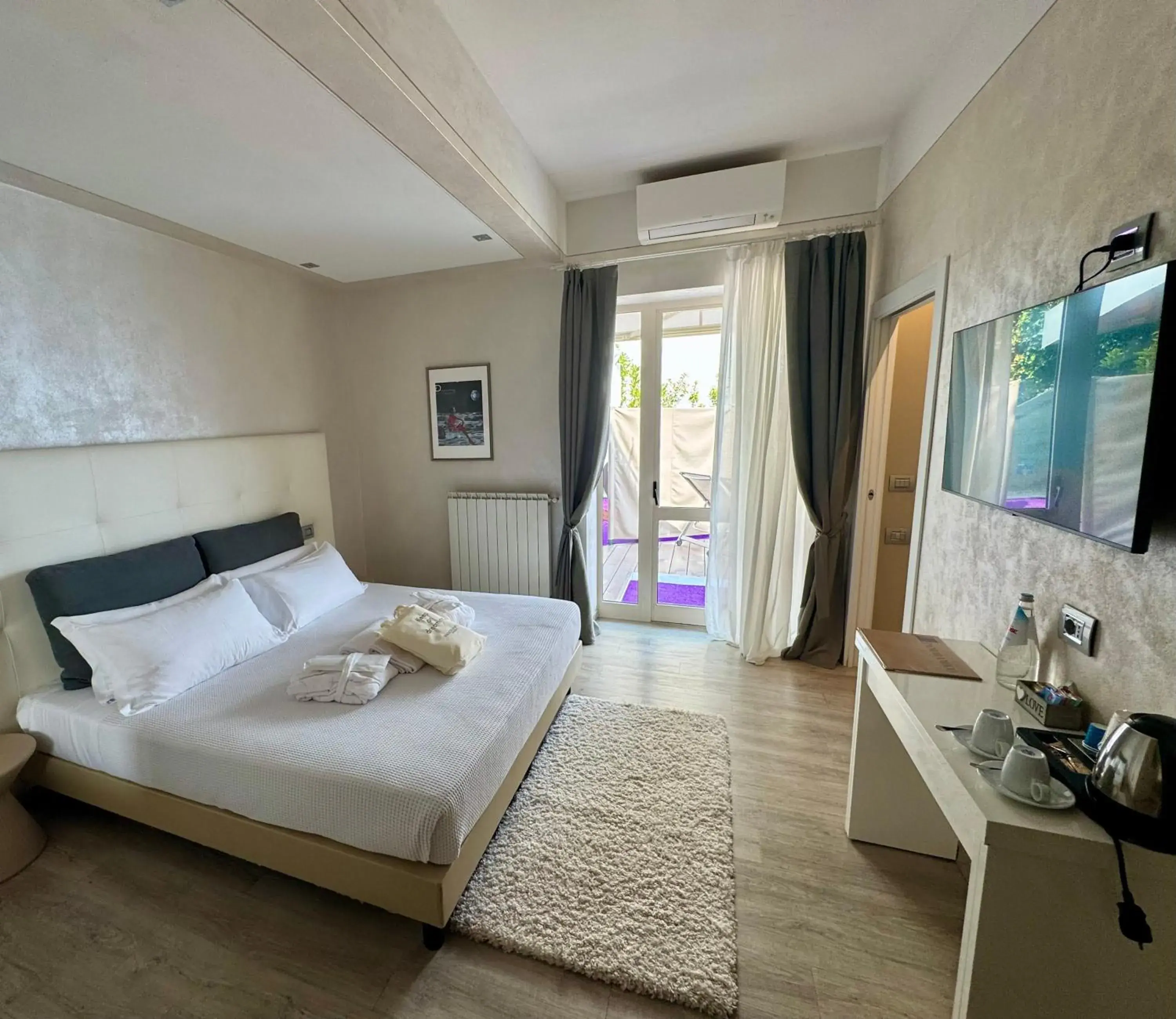 Deluxe Double or Twin Room with Spa Bath in Esprit D'Hotel Panoramico Deluxe Double or Twin Room with Spa Bath in Esprit D'Hotel Panoramico