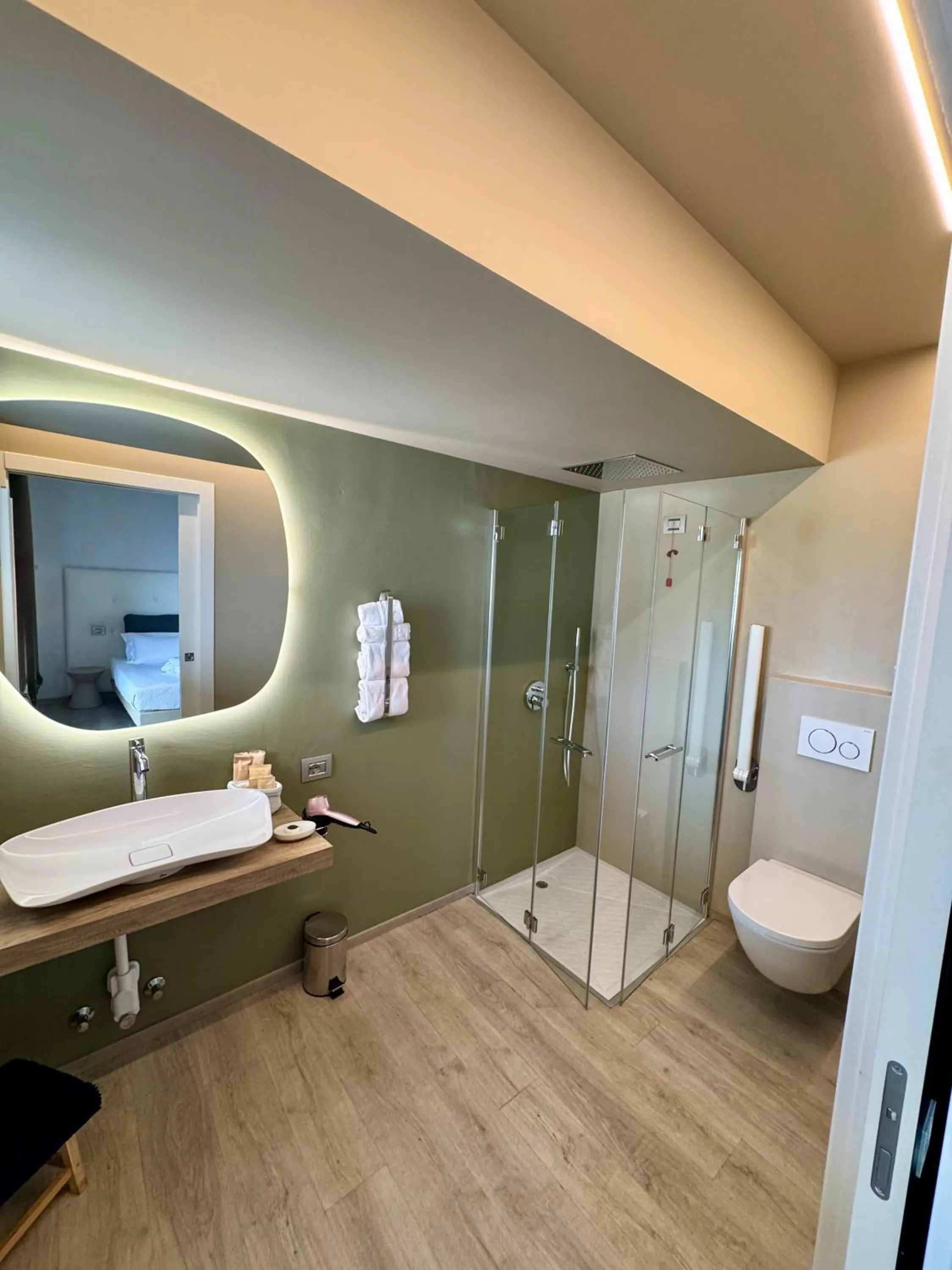 Shower in Esprit D'Hotel Panoramico