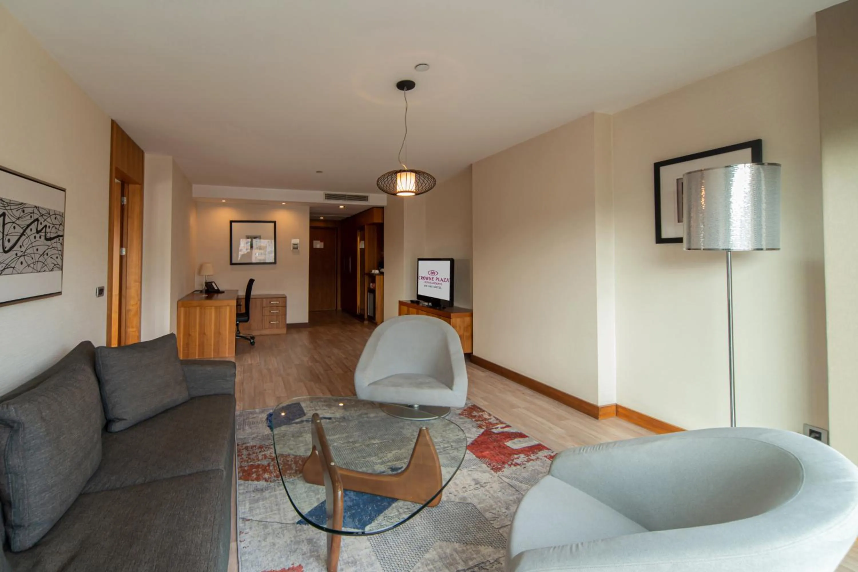 TV and multimedia in Crowne Plaza Istanbul Harbiye by IHG