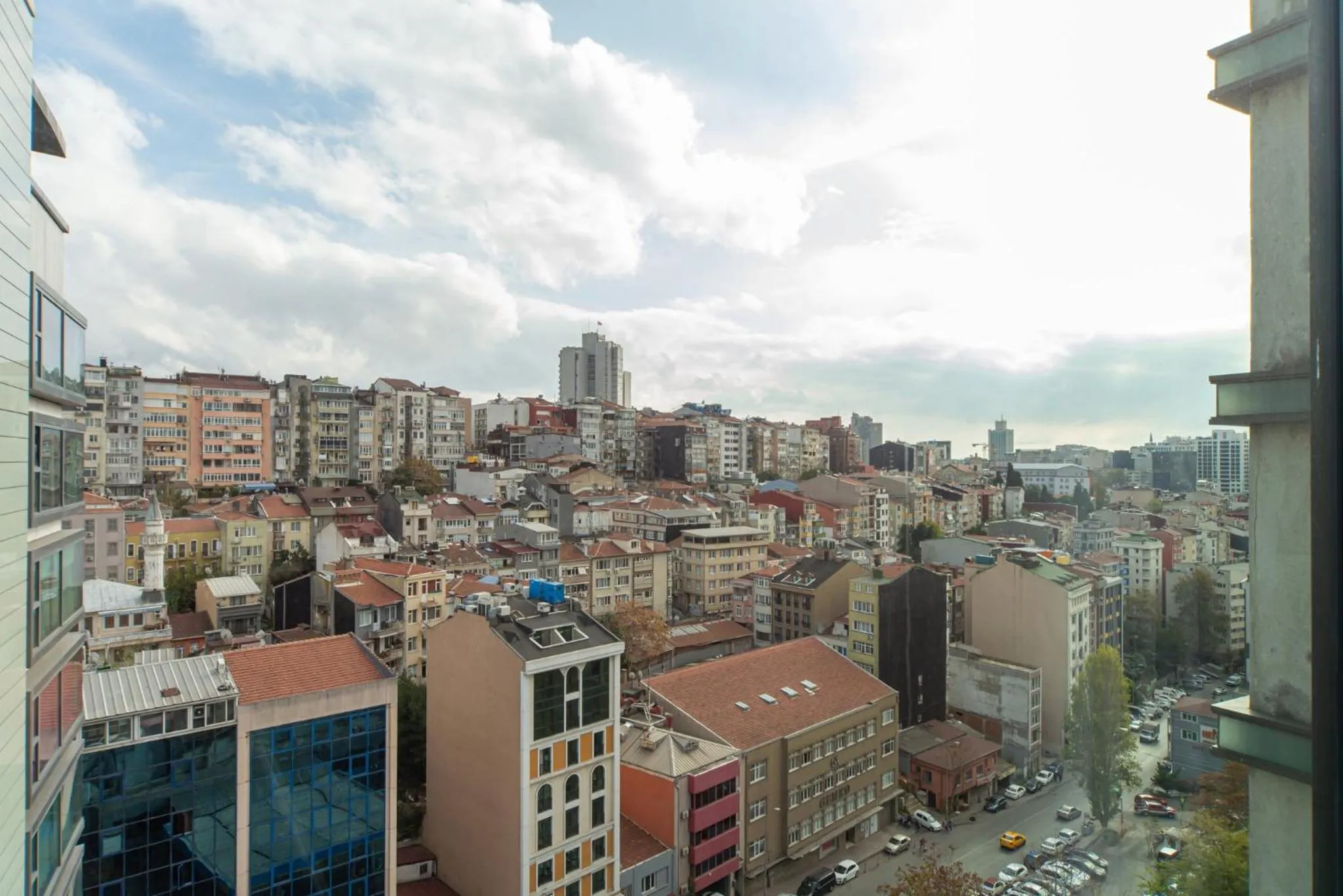 Photo of the whole room in Crowne Plaza Istanbul Harbiye by IHG