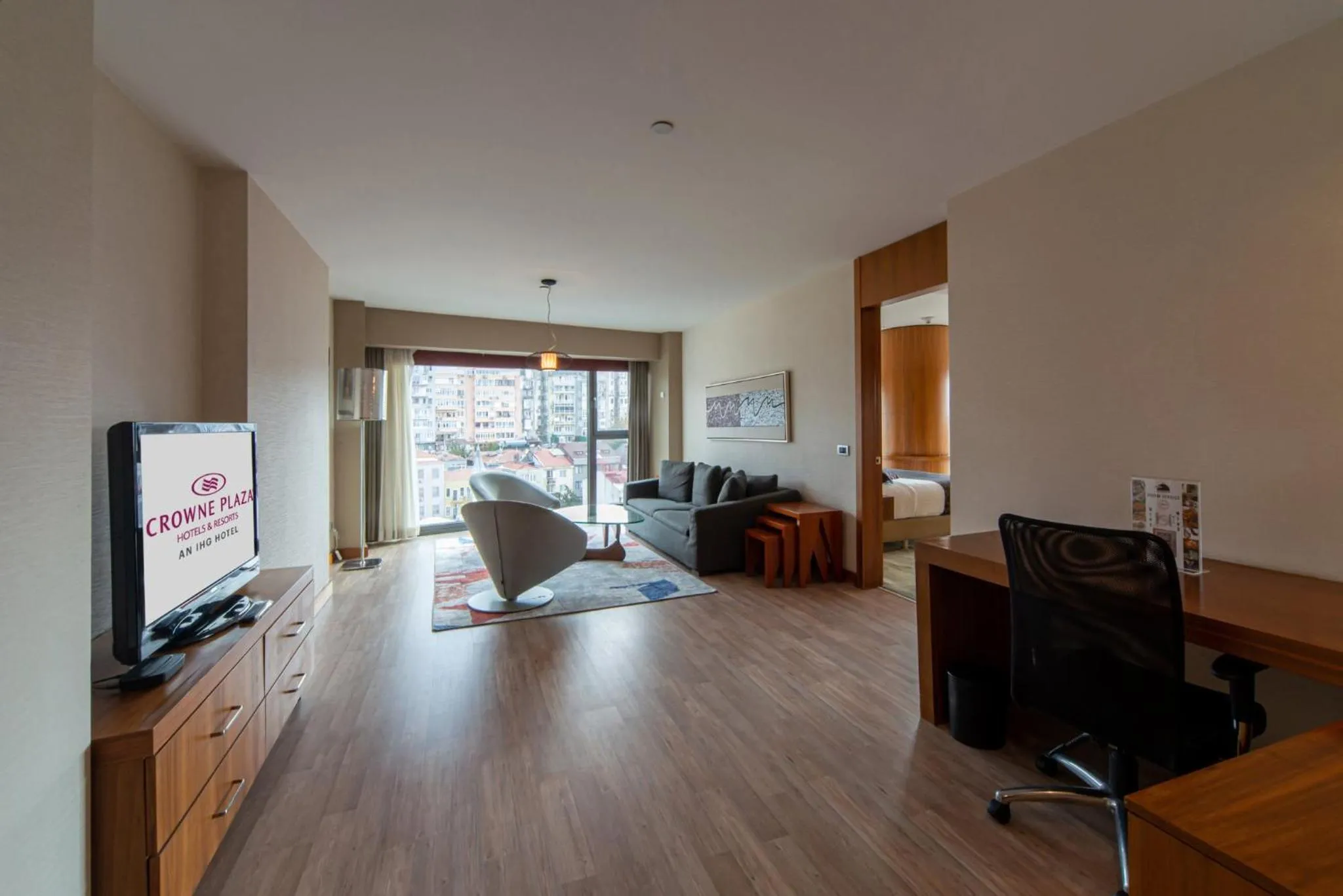 Photo of the whole room in Crowne Plaza Istanbul Harbiye by IHG