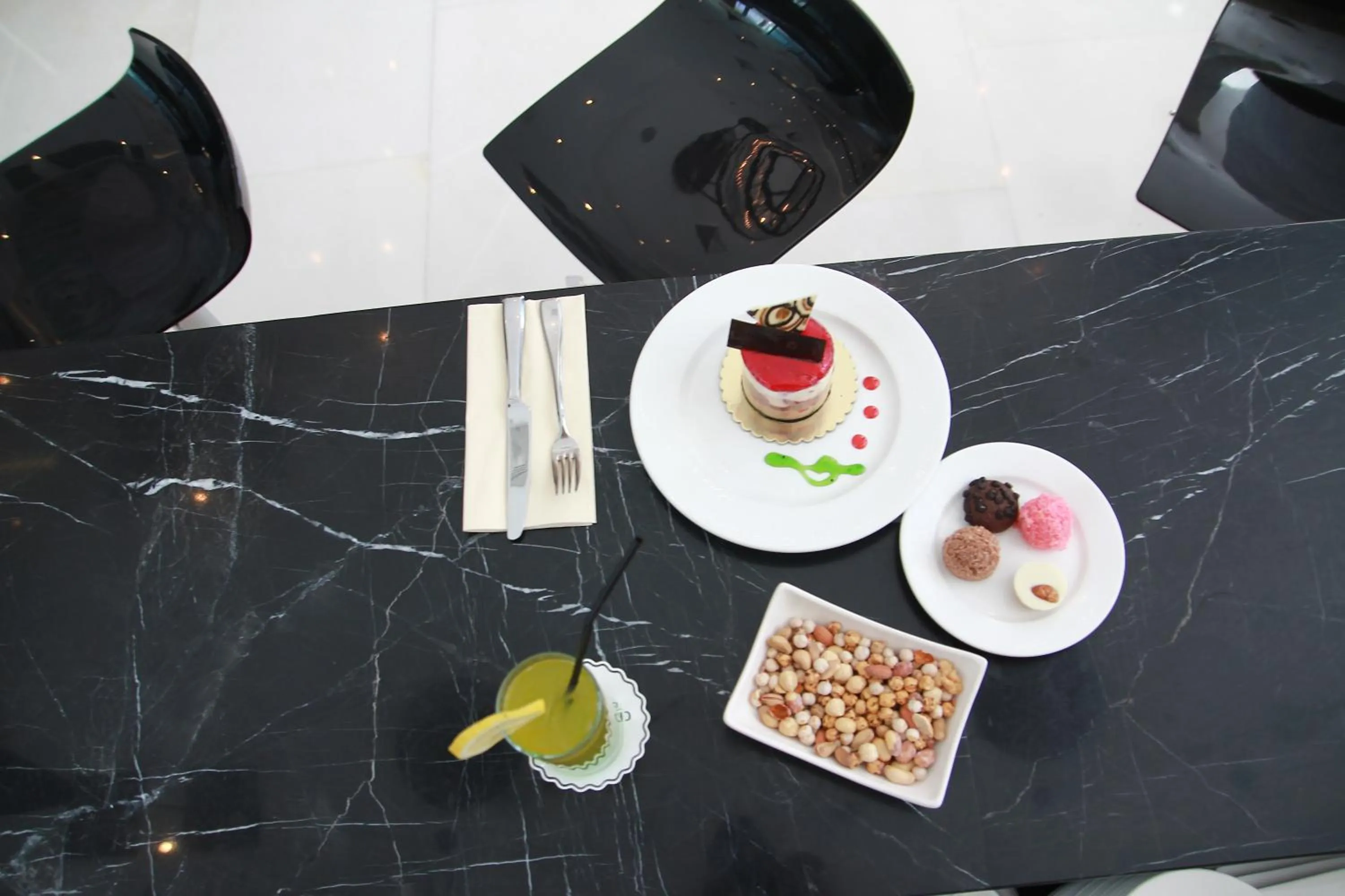 Coffee/tea facilities in Crowne Plaza Istanbul Harbiye by IHG