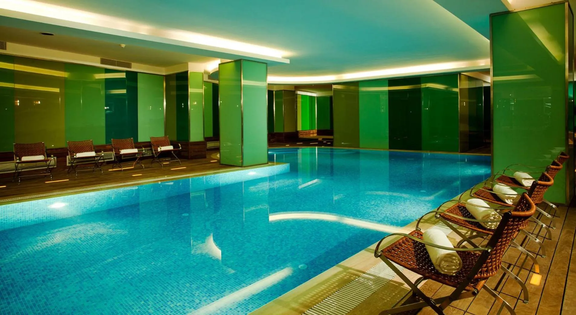 Swimming pool in Crowne Plaza Istanbul Harbiye by IHG