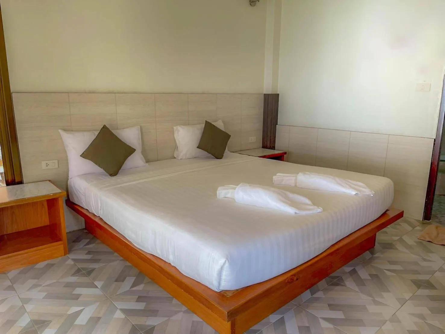 Bed in Kaibae Hut Resort