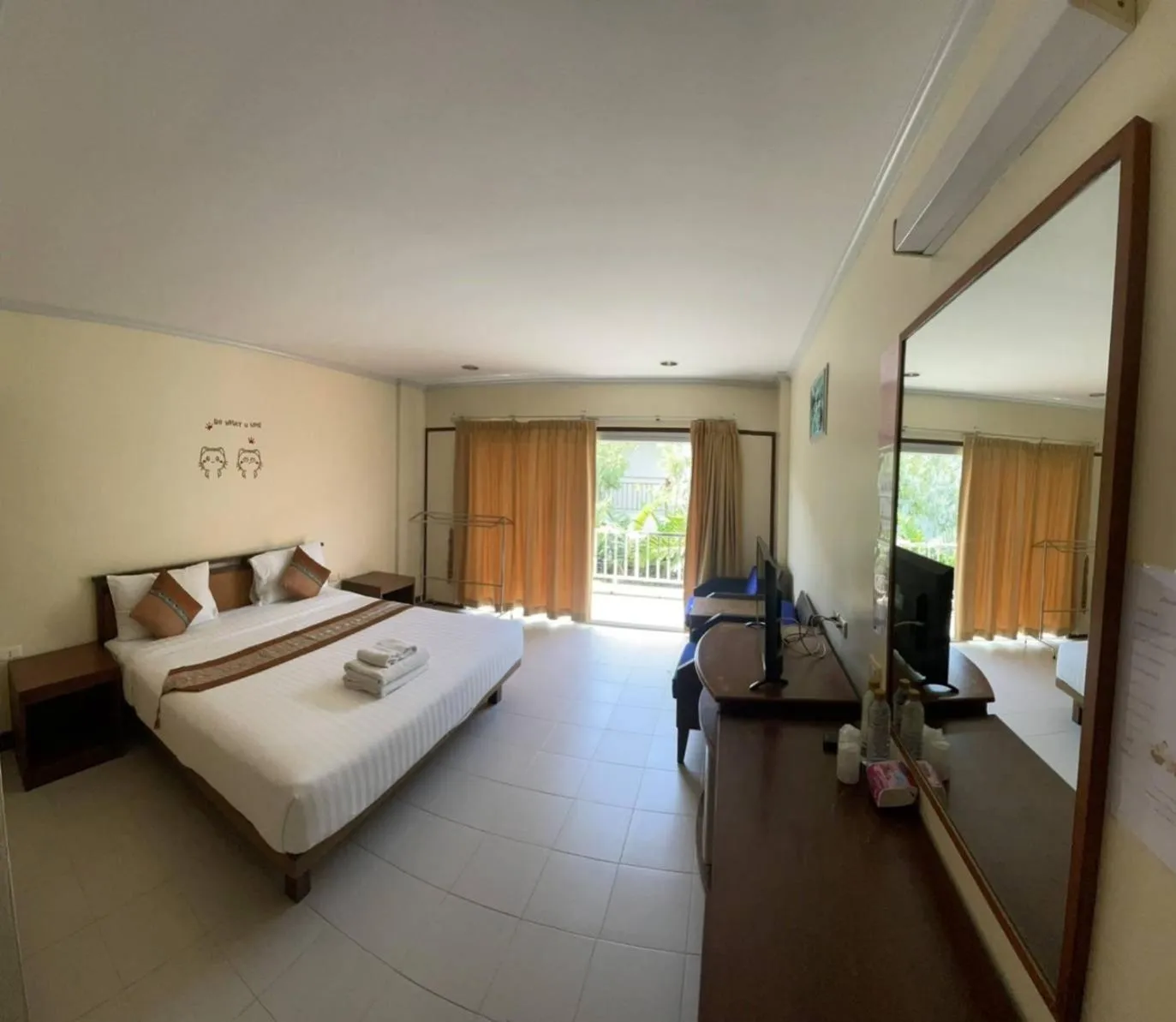 Photo of the whole room, Bed in Kaibae Hut Resort