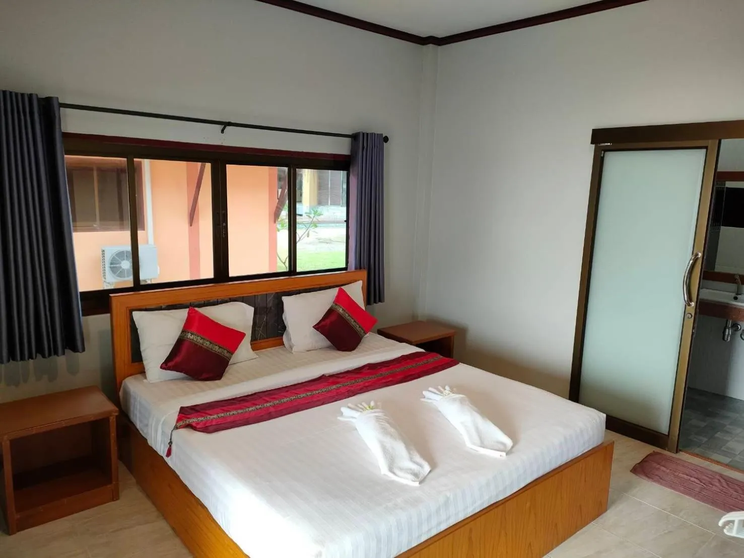 Bed in Kaibae Hut Resort