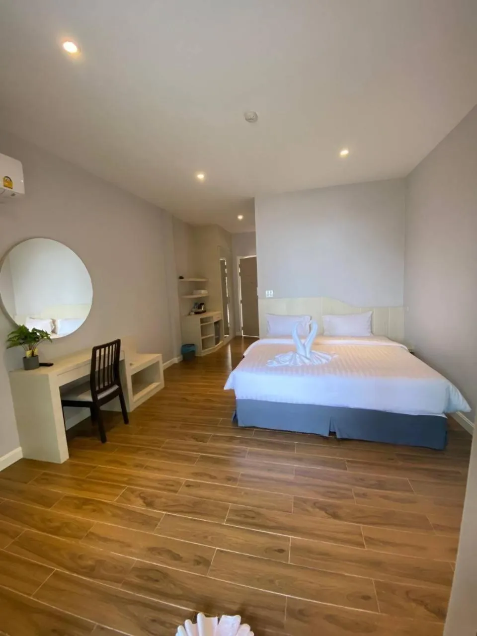 Photo of the whole room, Bed in Kaibae Hut Resort