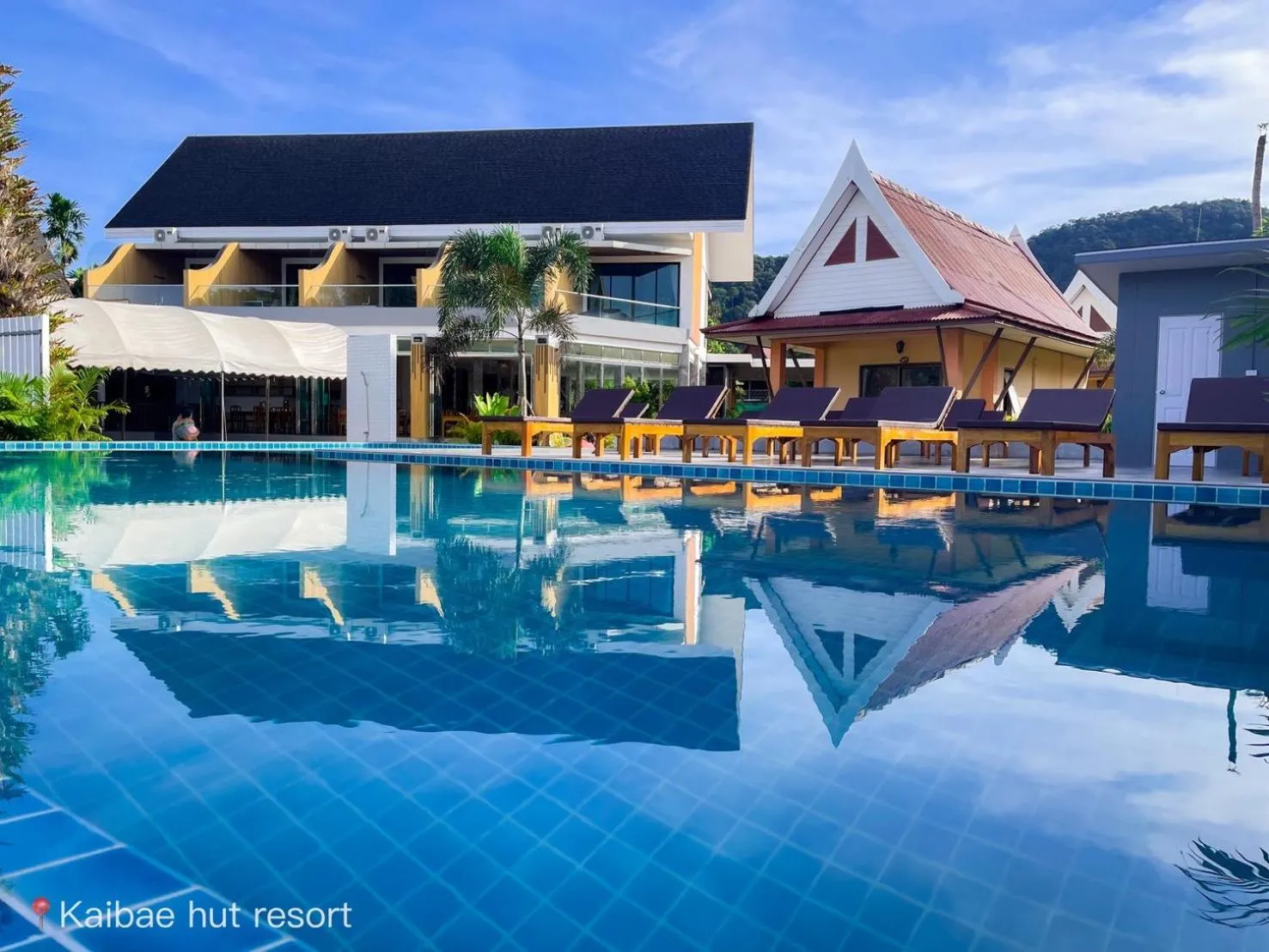 Swimming pool in Kaibae Hut Resort