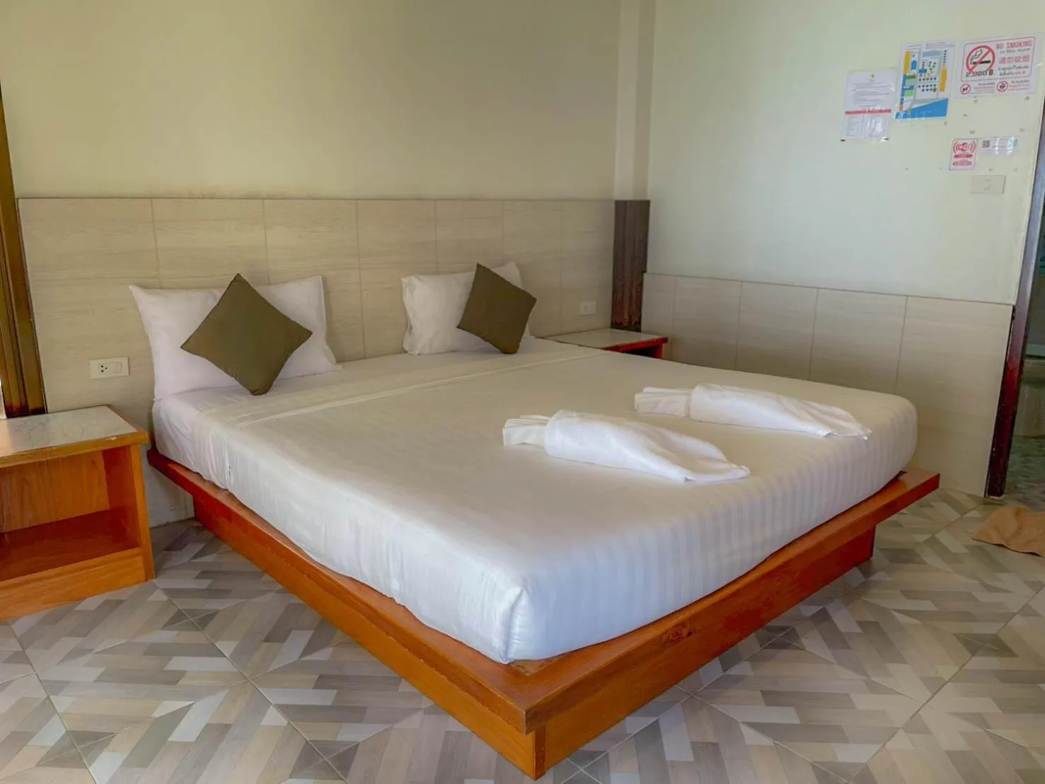 Bed in Kaibae Hut Resort