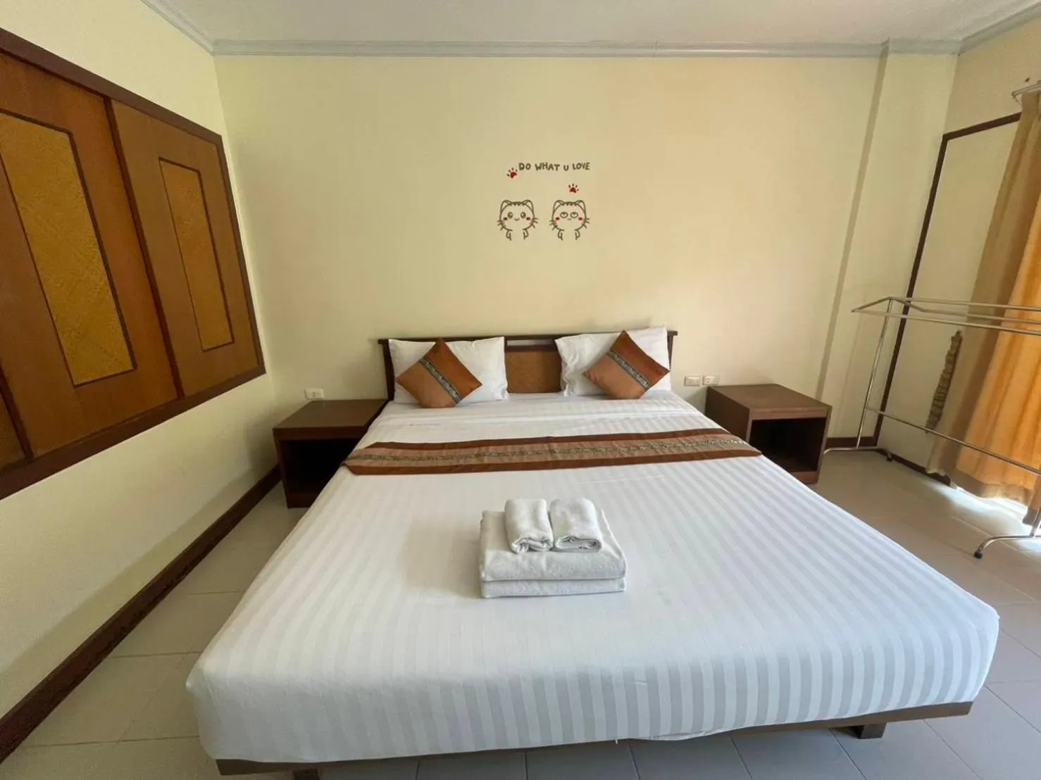 Photo of the whole room, Bed in Kaibae Hut Resort