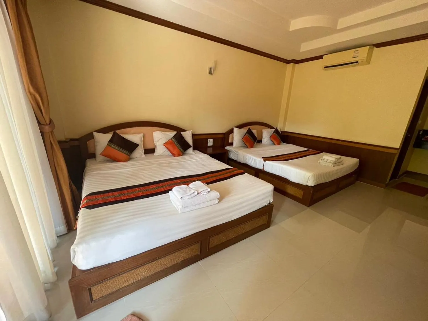 Bed in Kaibae Hut Resort