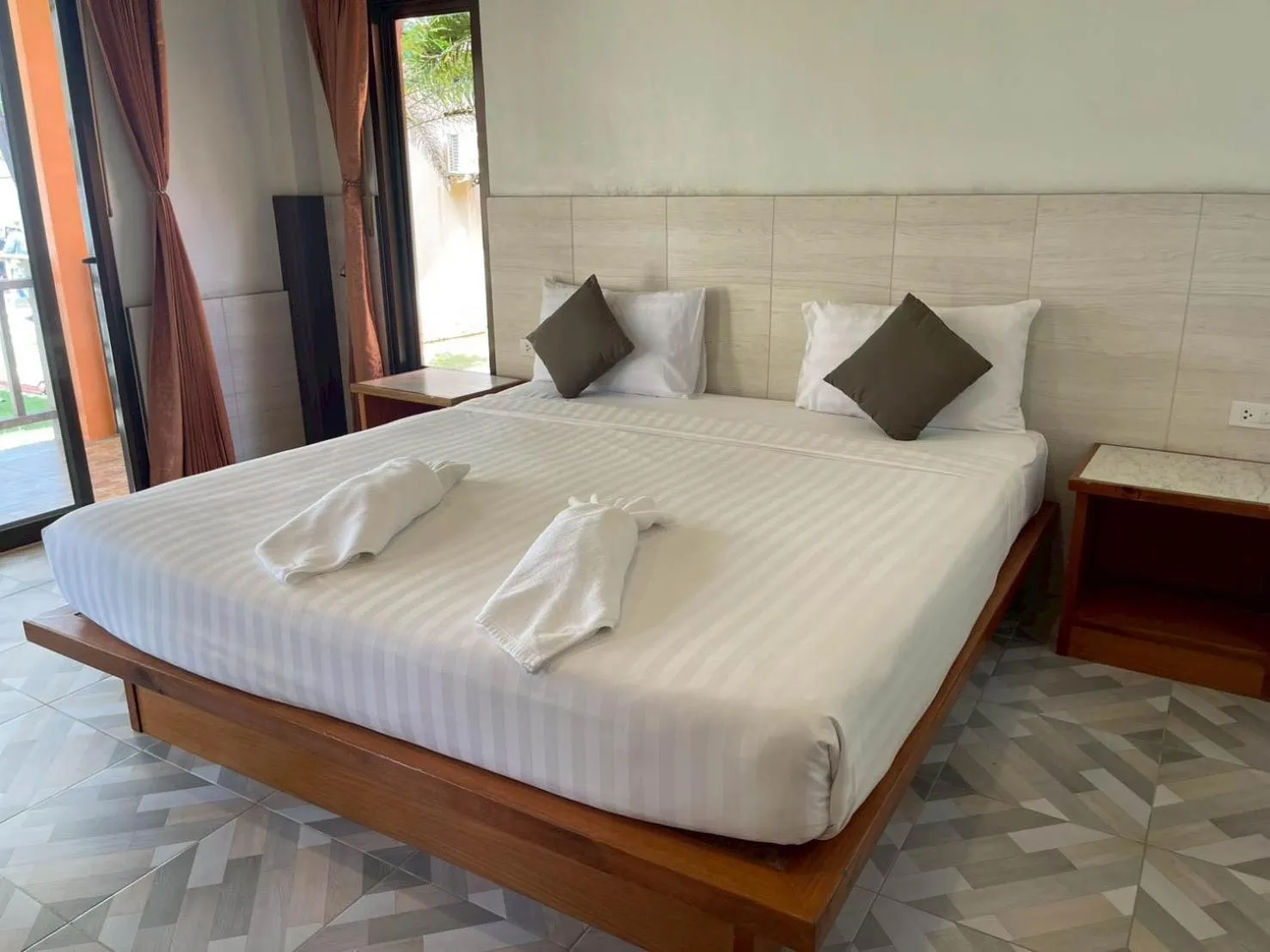 Bed in Kaibae Hut Resort