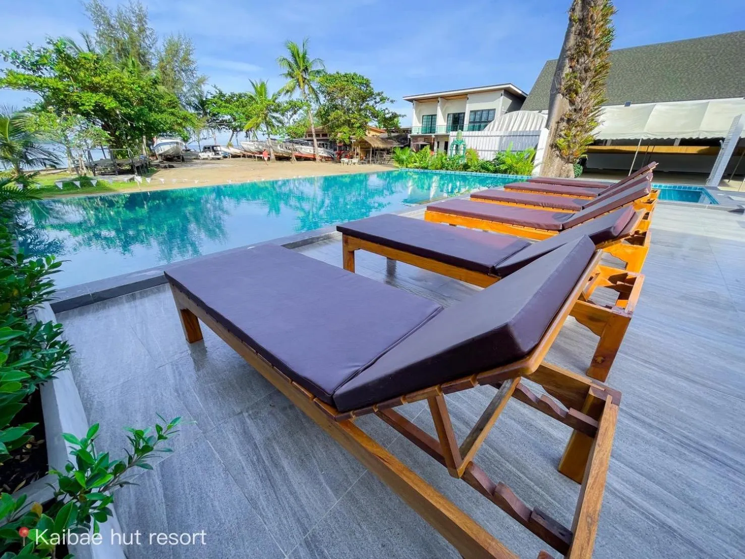 Swimming pool in Kaibae Hut Resort
