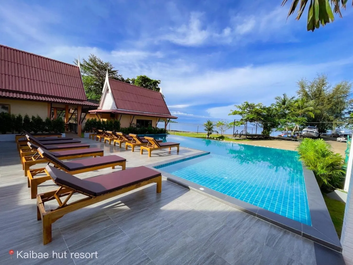 Swimming pool in Kaibae Hut Resort
