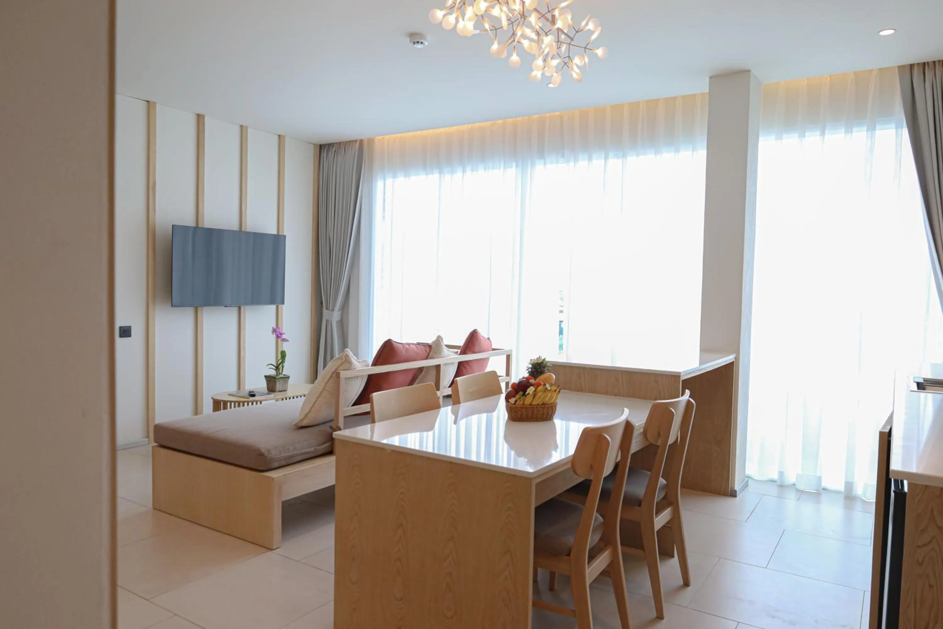 Dining area in Peach Hill Resort - SHA Extra Plus