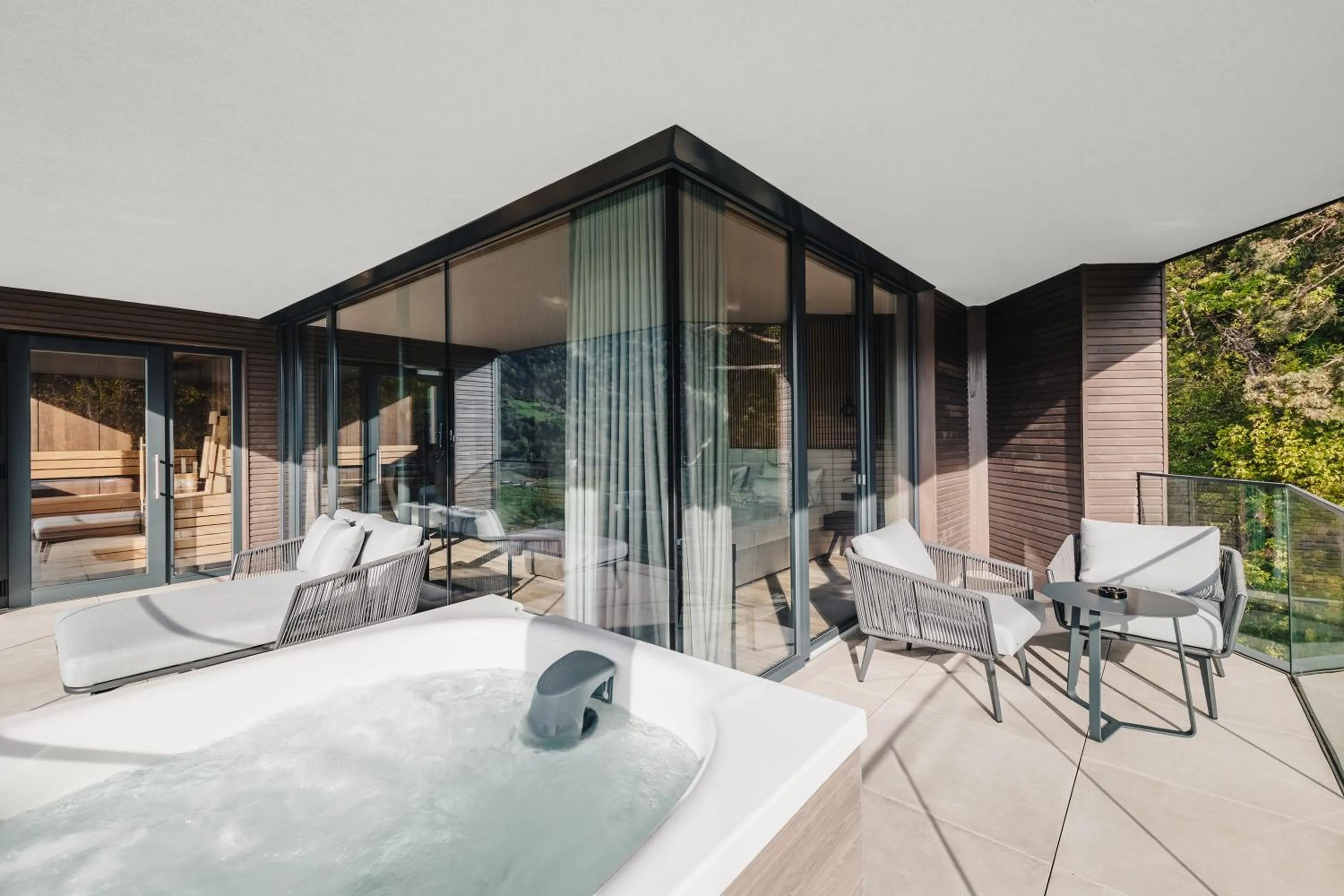 Hot Tub in Avidea - Adults Only