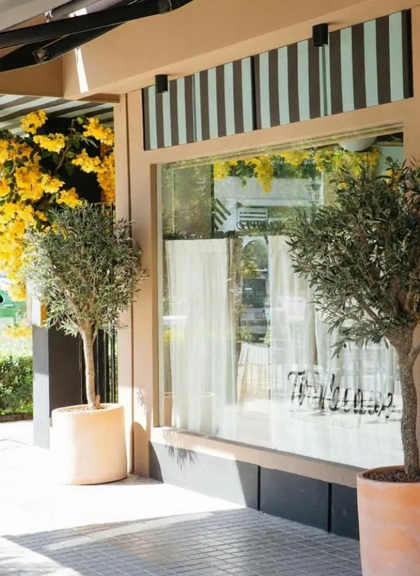 Restaurant/places to eat in Sweet Hotel Renasa