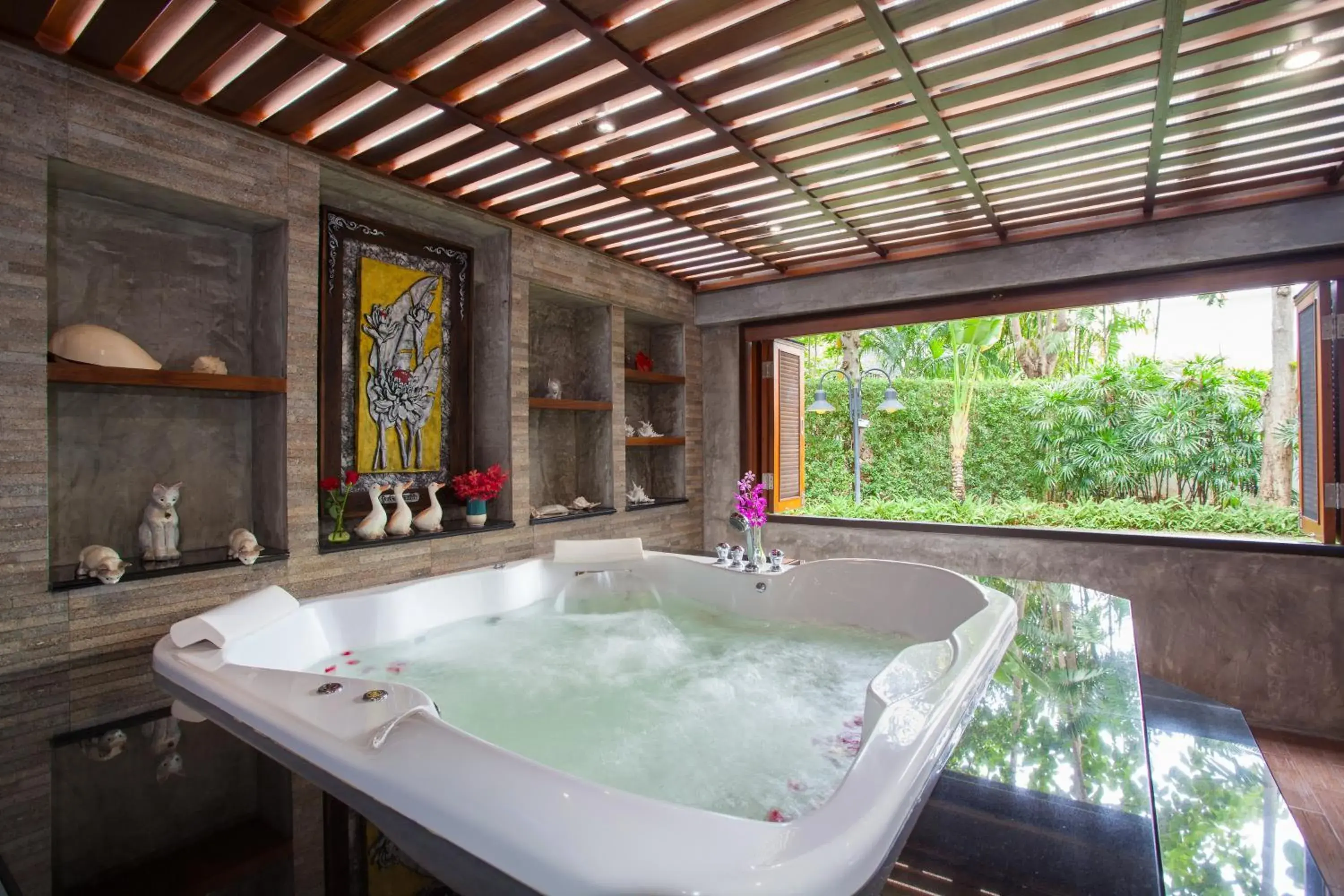 Villa Two Bedroom with Bathtub in Raya Resort Beach front - The Most Green Resort in Cha-am Villa Two Bedroom with Bathtub in Raya Resort Beach front - The Most Green Resort in Cha-am