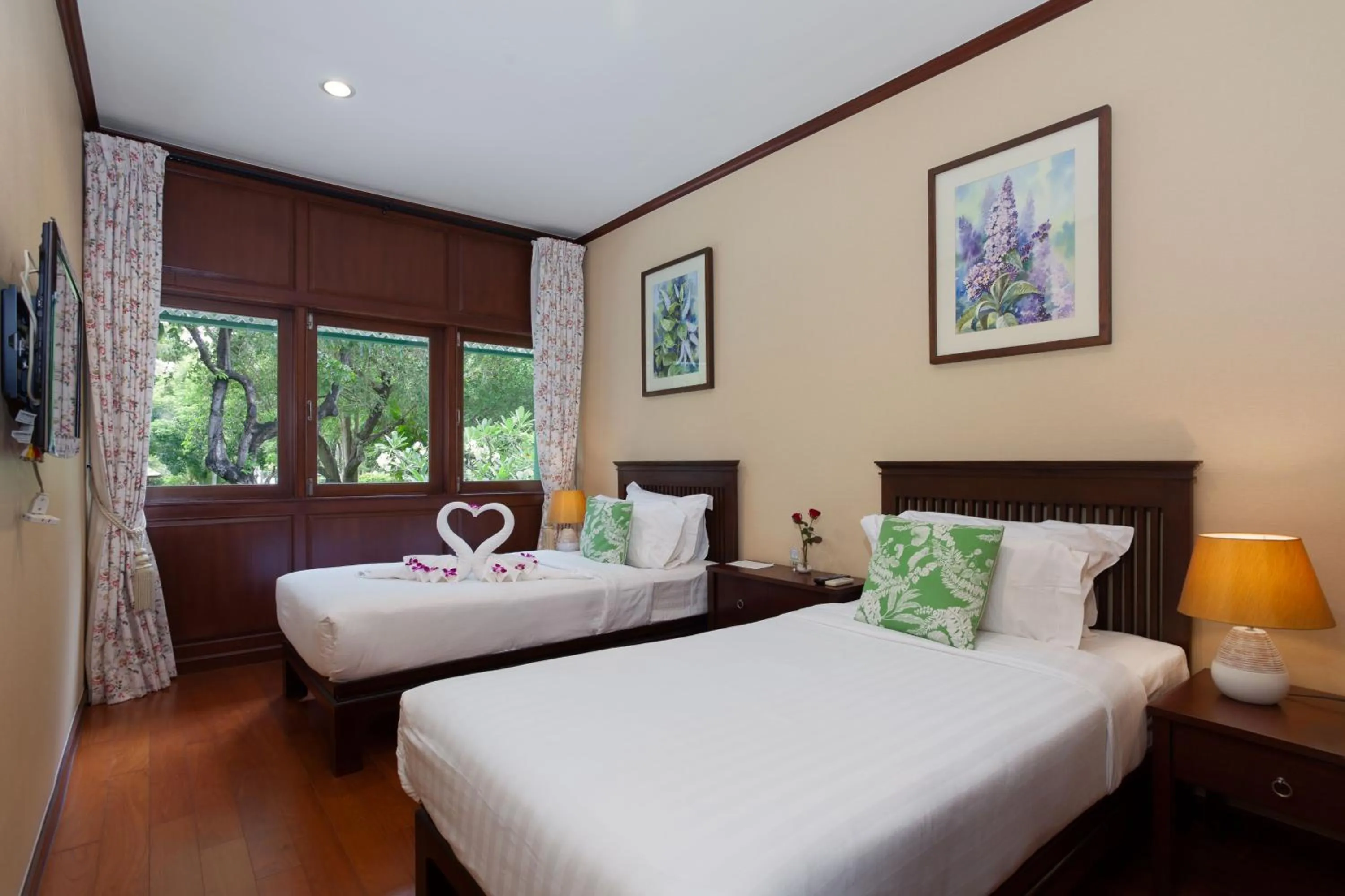 Bed in Raya Resort Beach front - The Most Green Resort in Cha-am