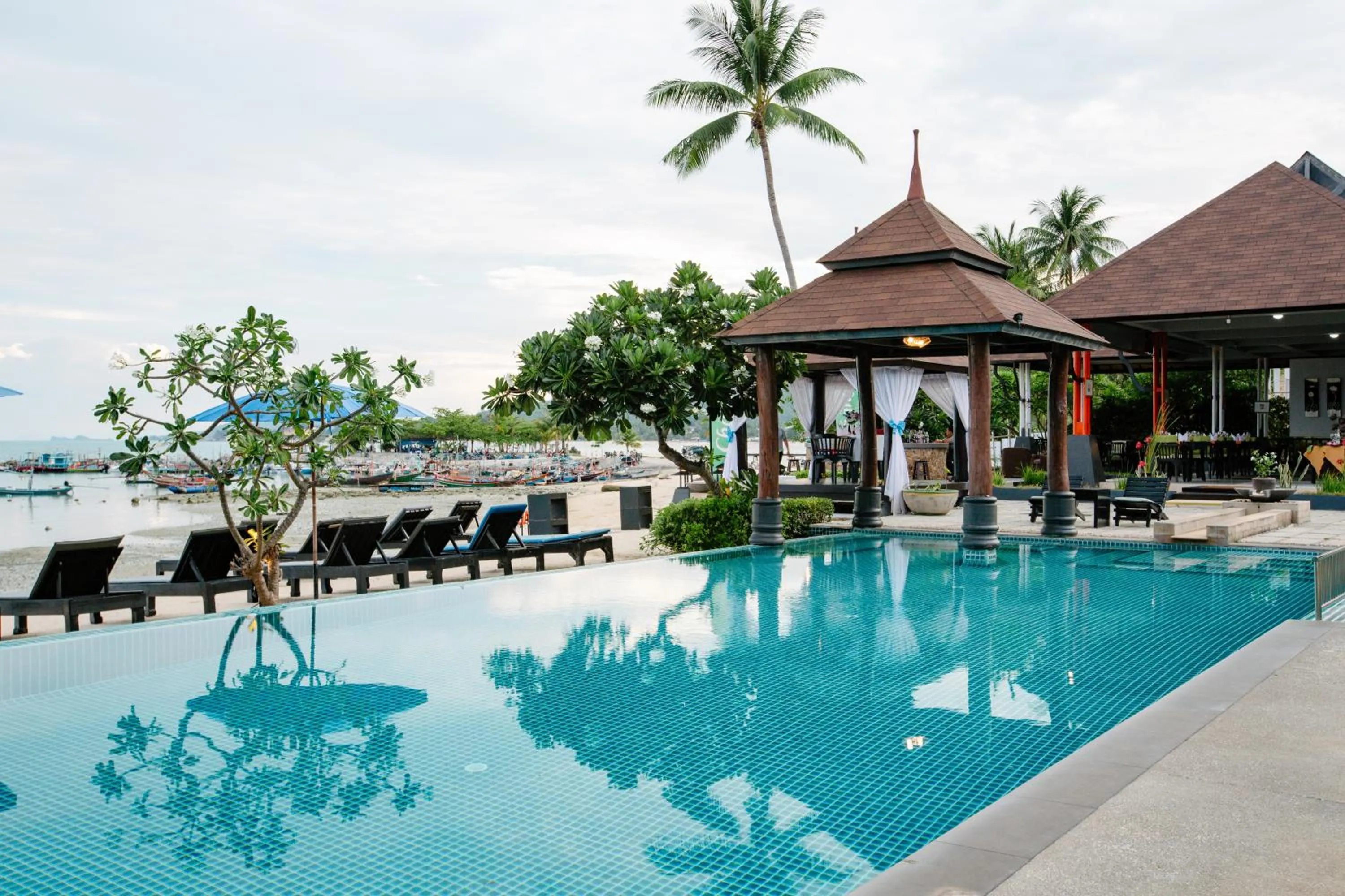 Swimming pool in Samaya Wellness Resort