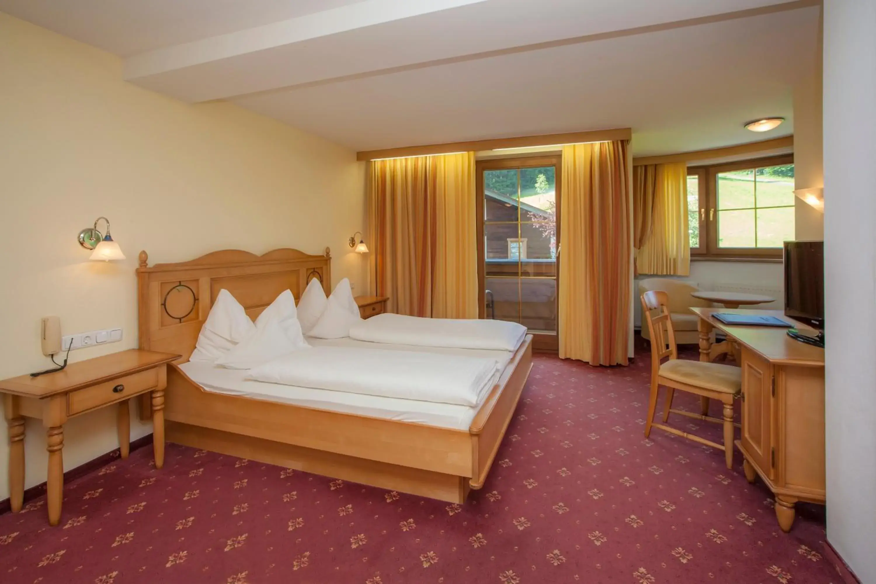 Junior Suite - single occupancy in Hotel-Gasthof zur Schönen Aussicht Junior Suite - single occupancy in Hotel-Gasthof zur Schönen Aussicht