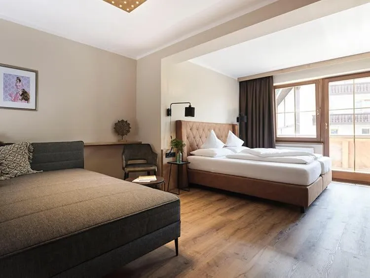 Photo of the whole room, Bed in Hotel-Gasthof zur Schönen Aussicht