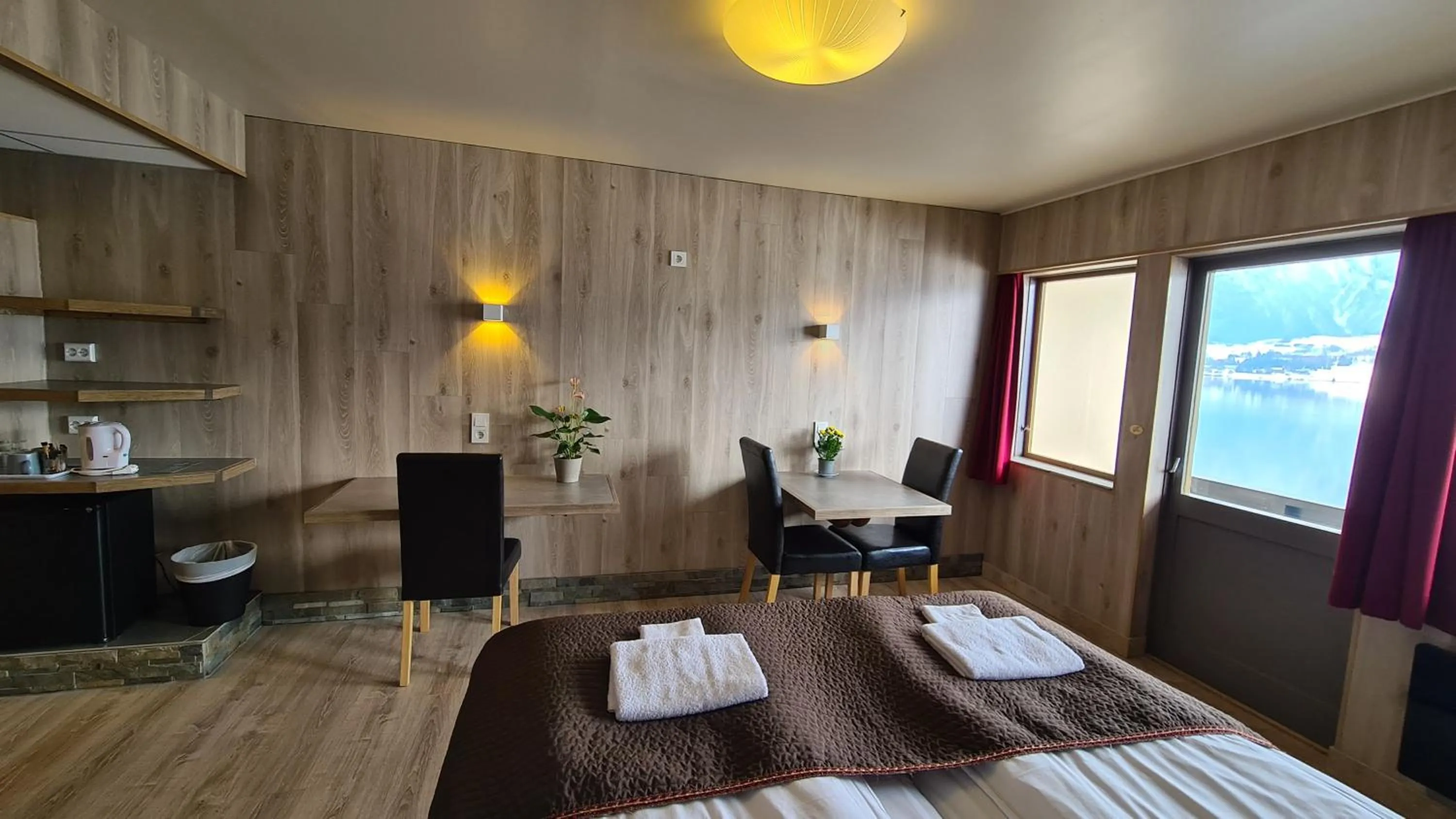 Bed in Strand Fjordhotel