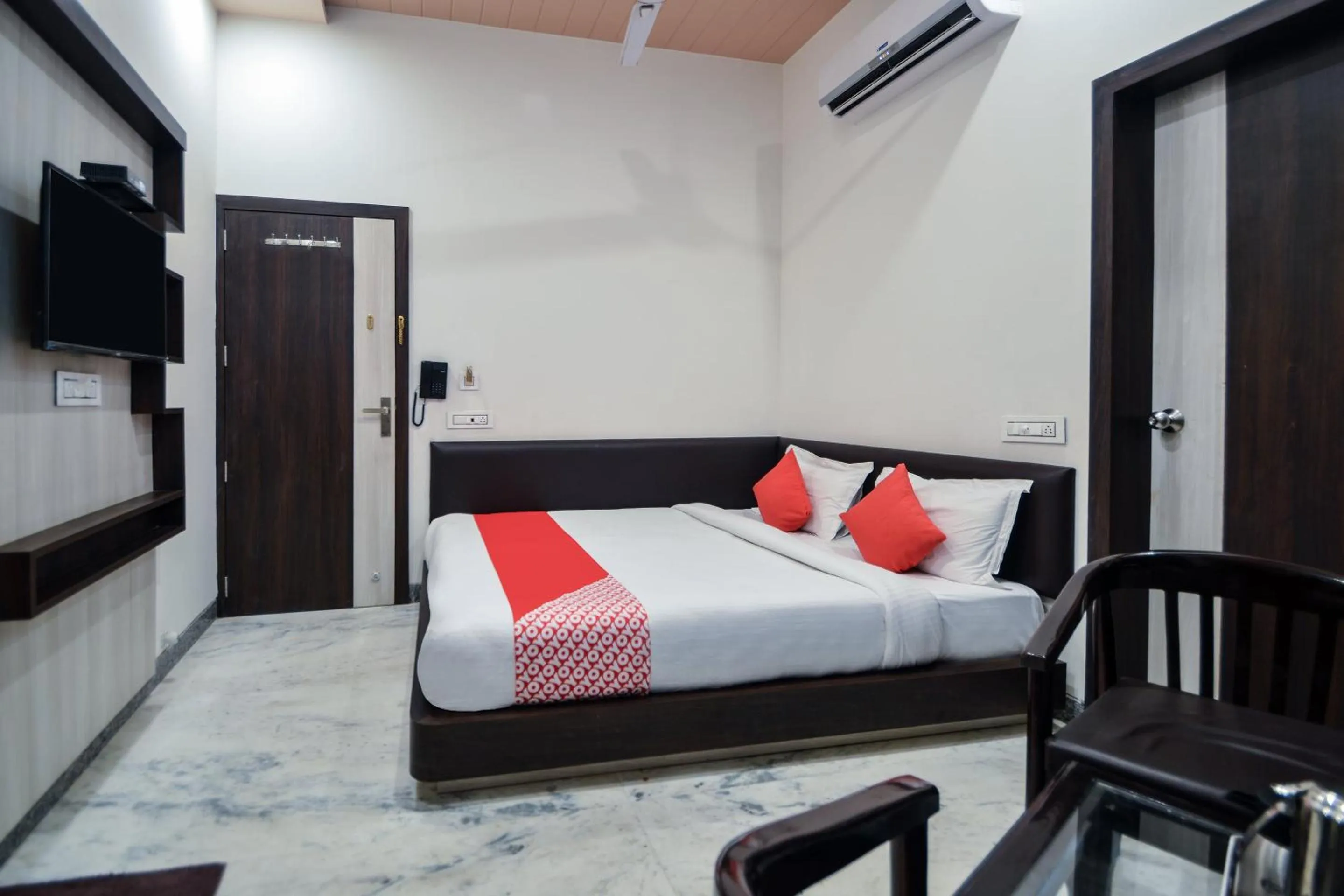 Bed in Hotel Delight