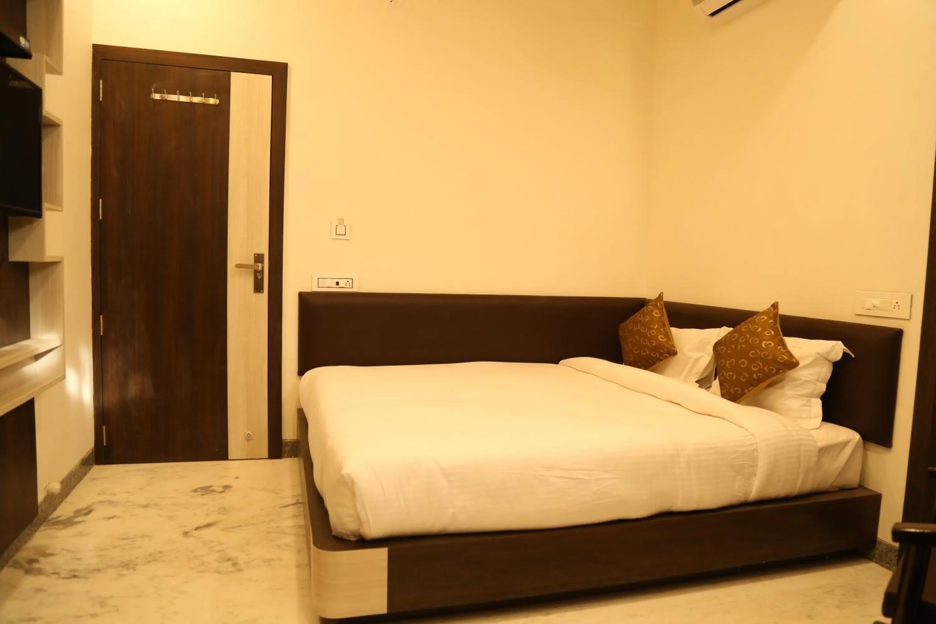 Bed in Hotel Delight