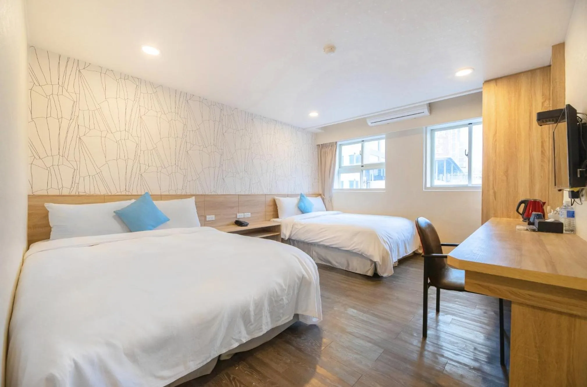 Photo of the whole room, Bed in King Hot Spring Hotel