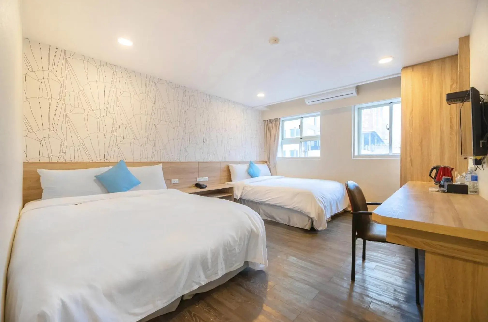 Deluxe Family Room in King Hot Spring Hotel Deluxe Family Room in King Hot Spring Hotel