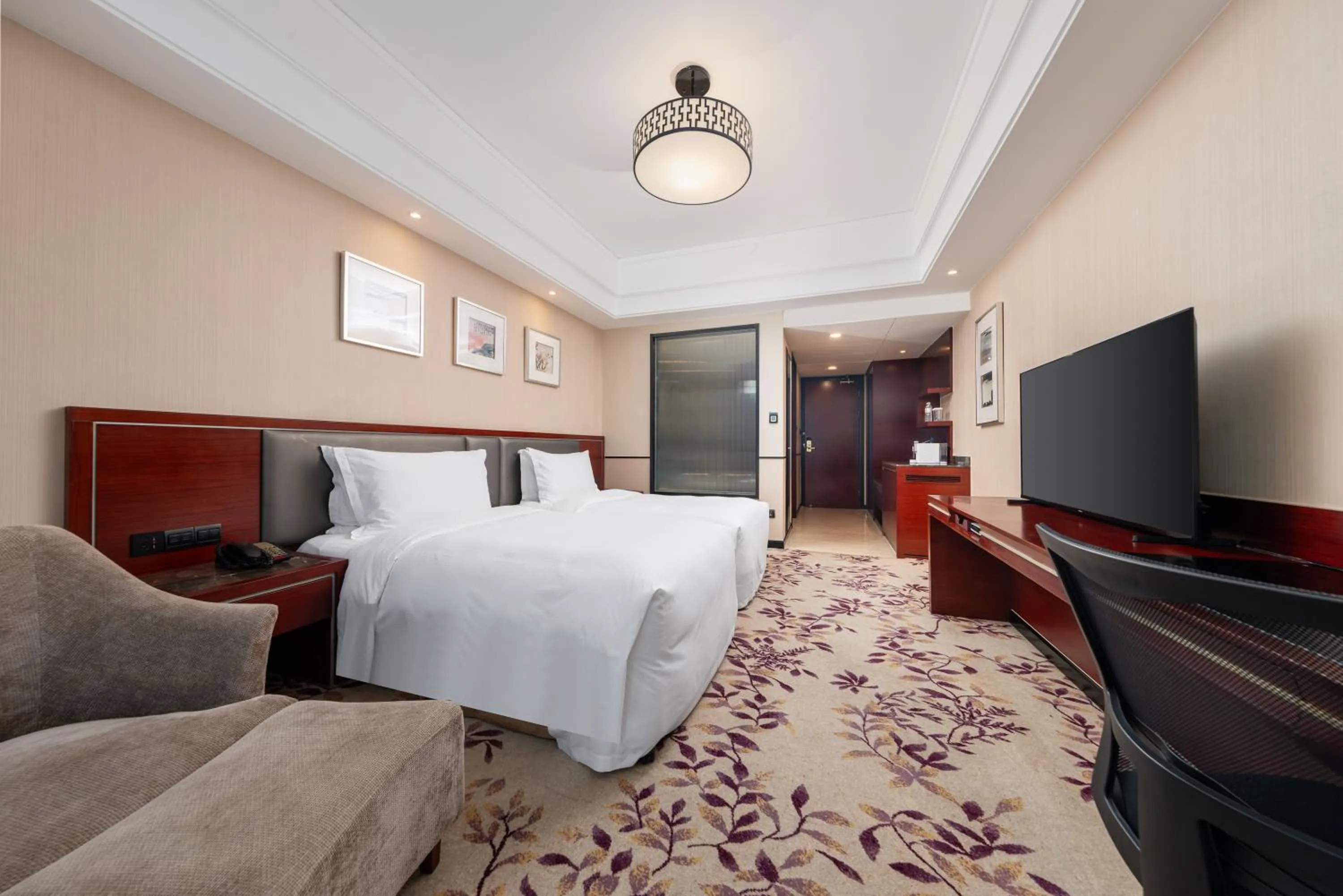 Bed in DoubleTree By Hilton Wuxi