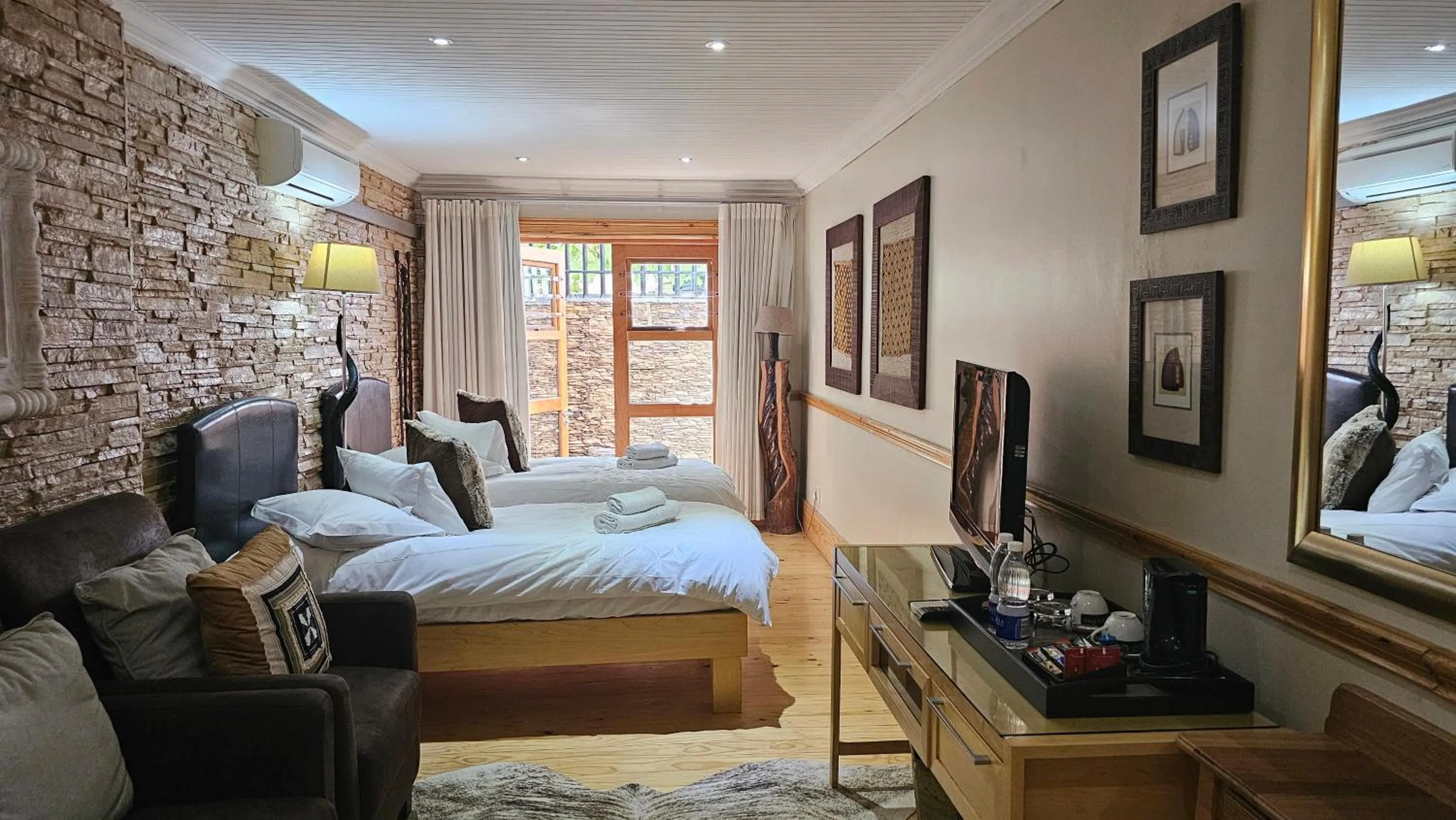 Bed in Wilton Manor SOLAR ENERGY