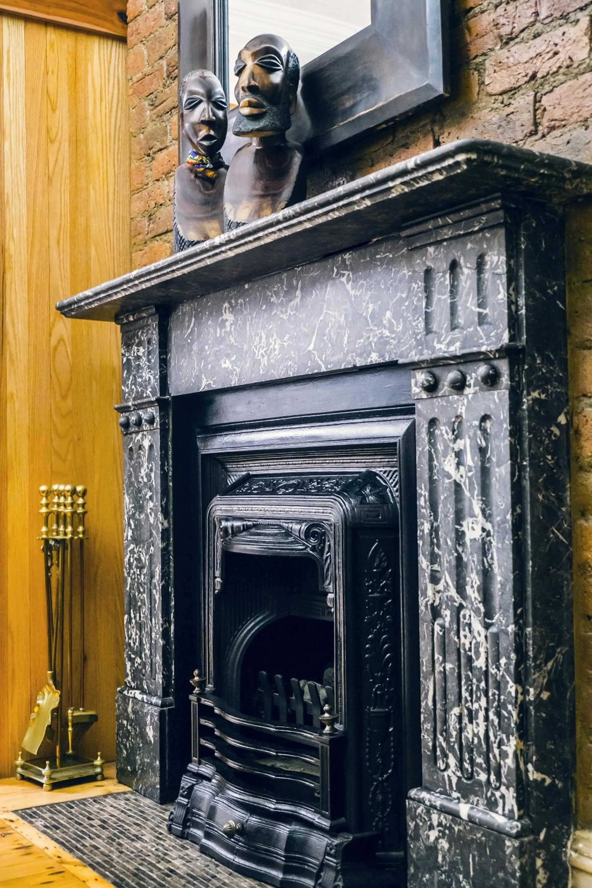 Lounge or bar in Wilton Manor SOLAR ENERGY